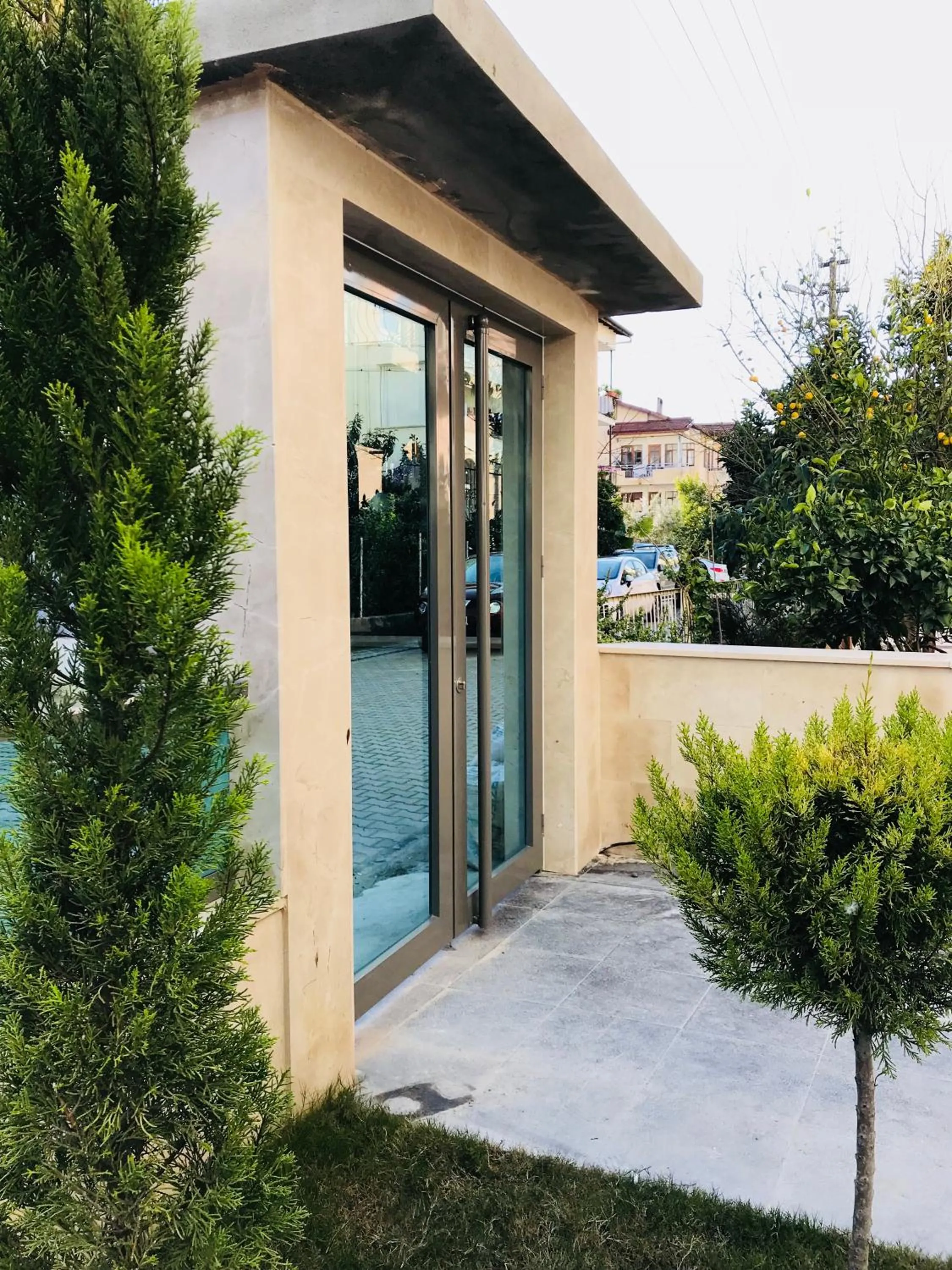 Facade/entrance in X SUITE APART