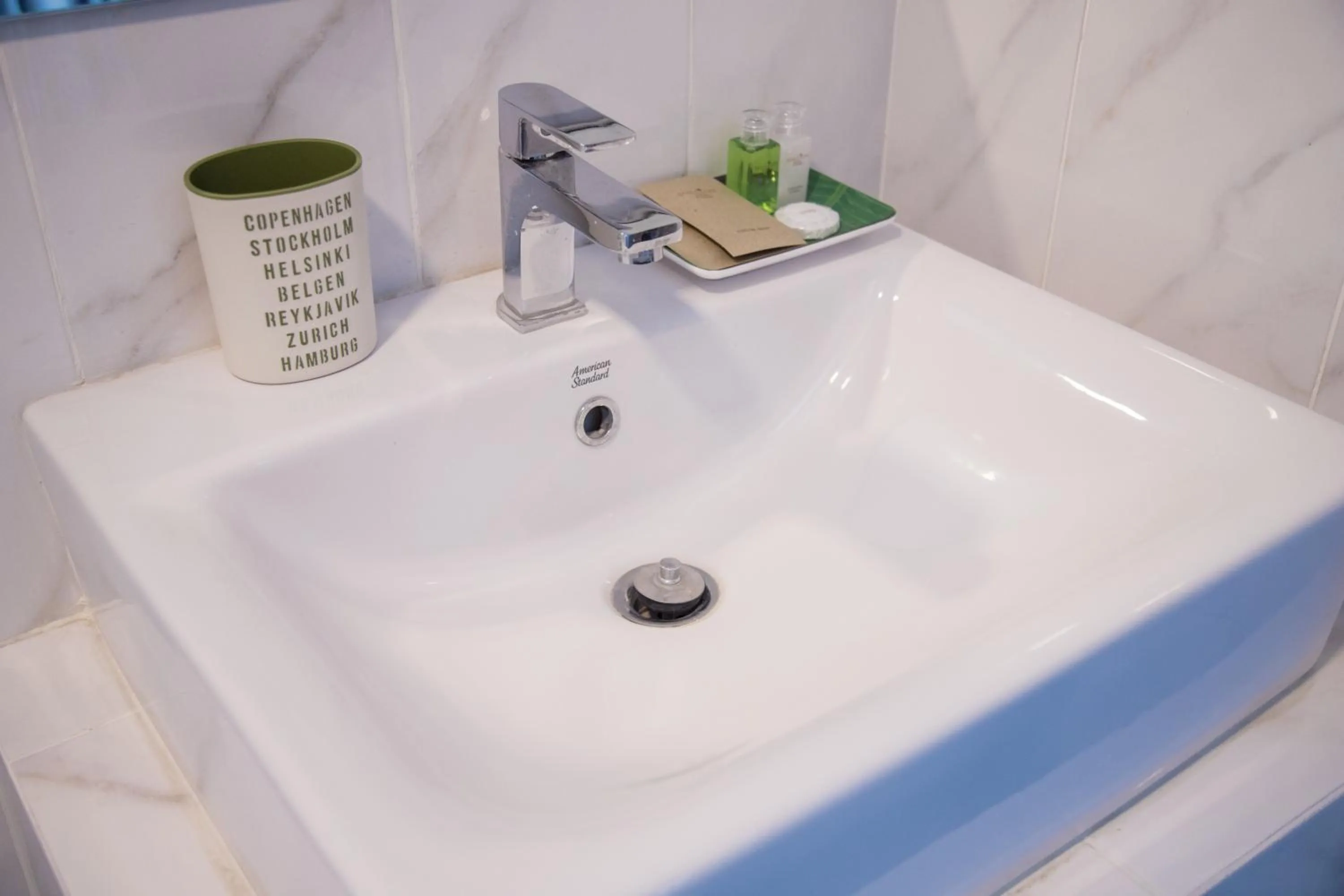 Bathroom in Hallton Hotel Bangkok