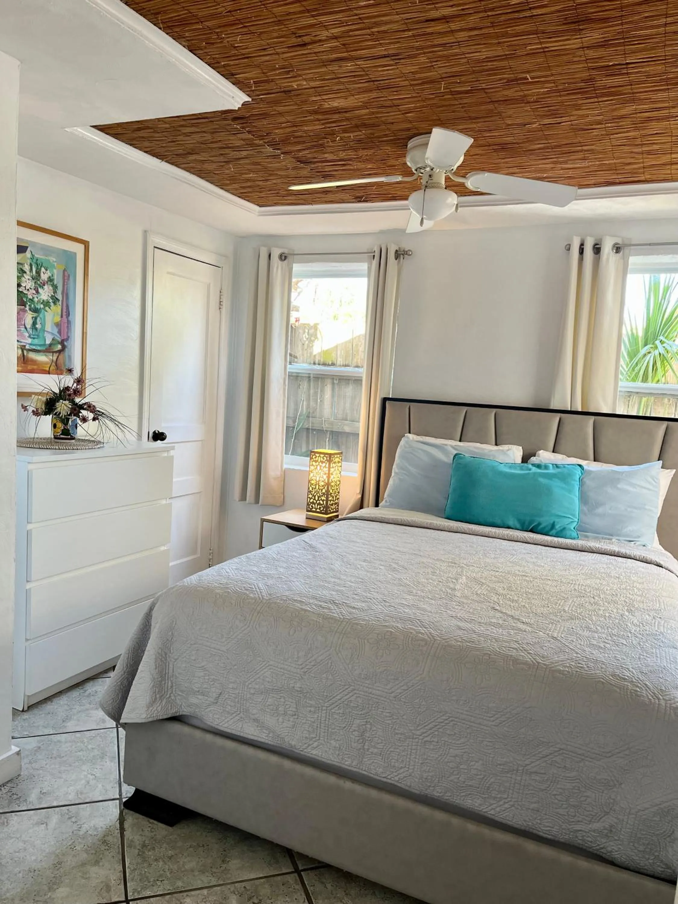 Bedroom, Bed in Turtle Beach Resort