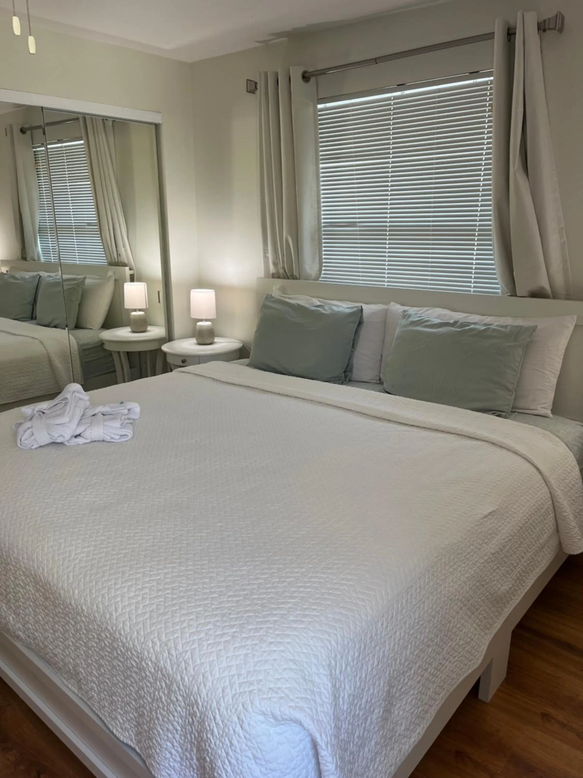 Bedroom, Bed in Turtle Beach Resort