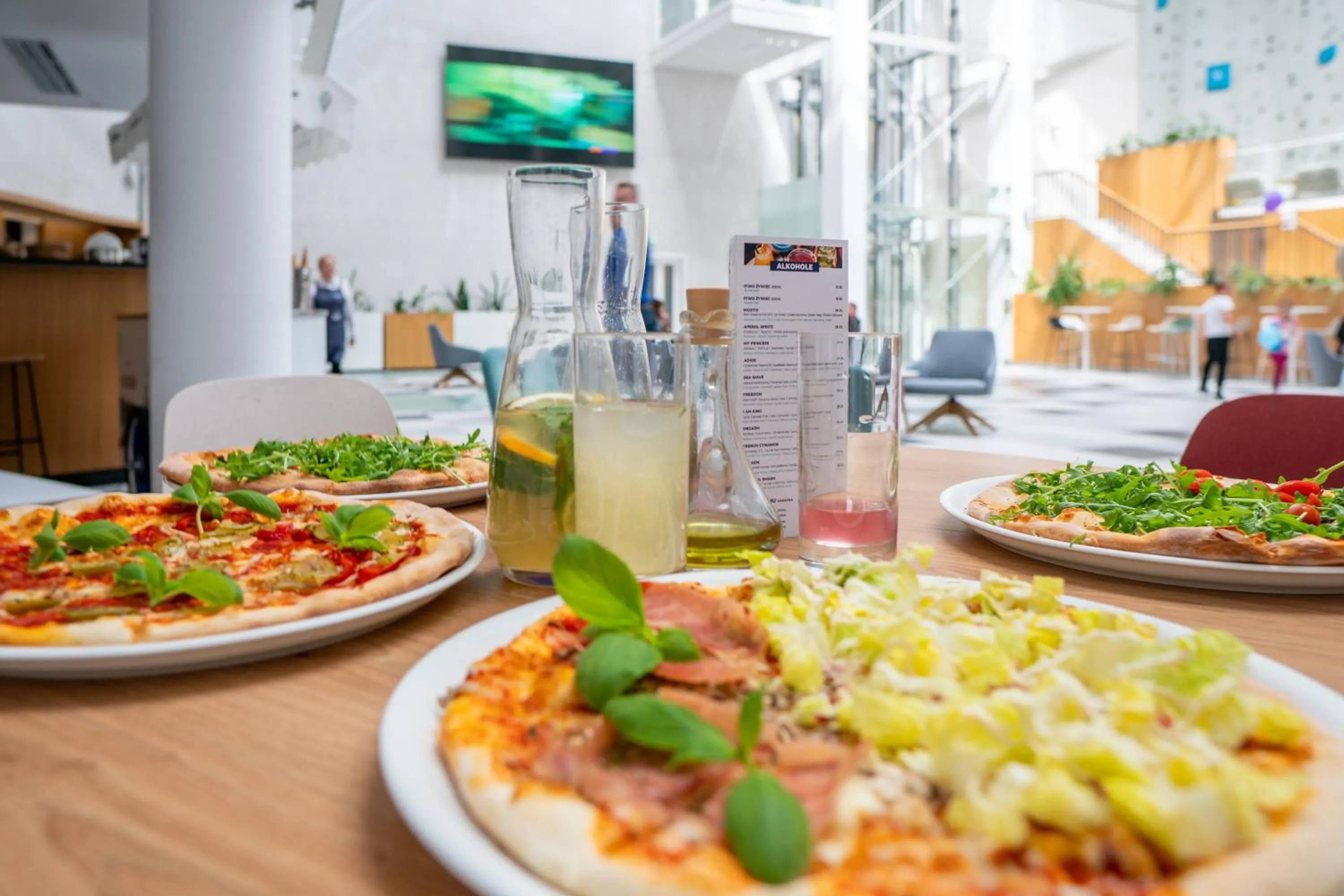 Restaurant/places to eat in Seaside Park Hotel