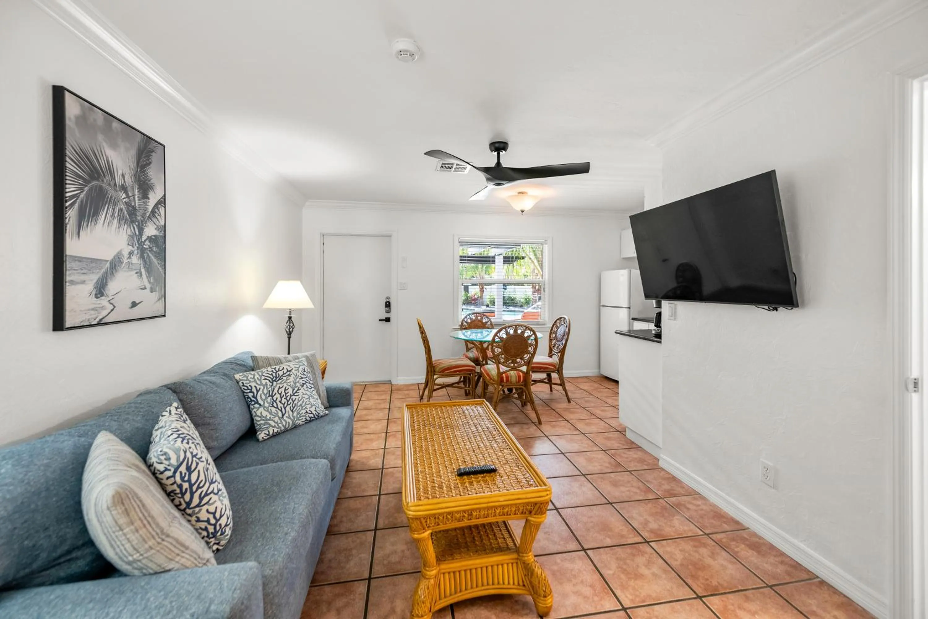 Living room in Tropic Isle At Anna Maria Island Inn