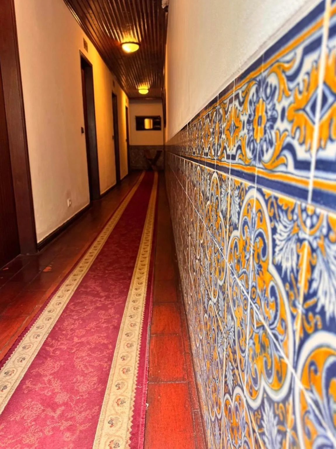 Property building in Bica Boa