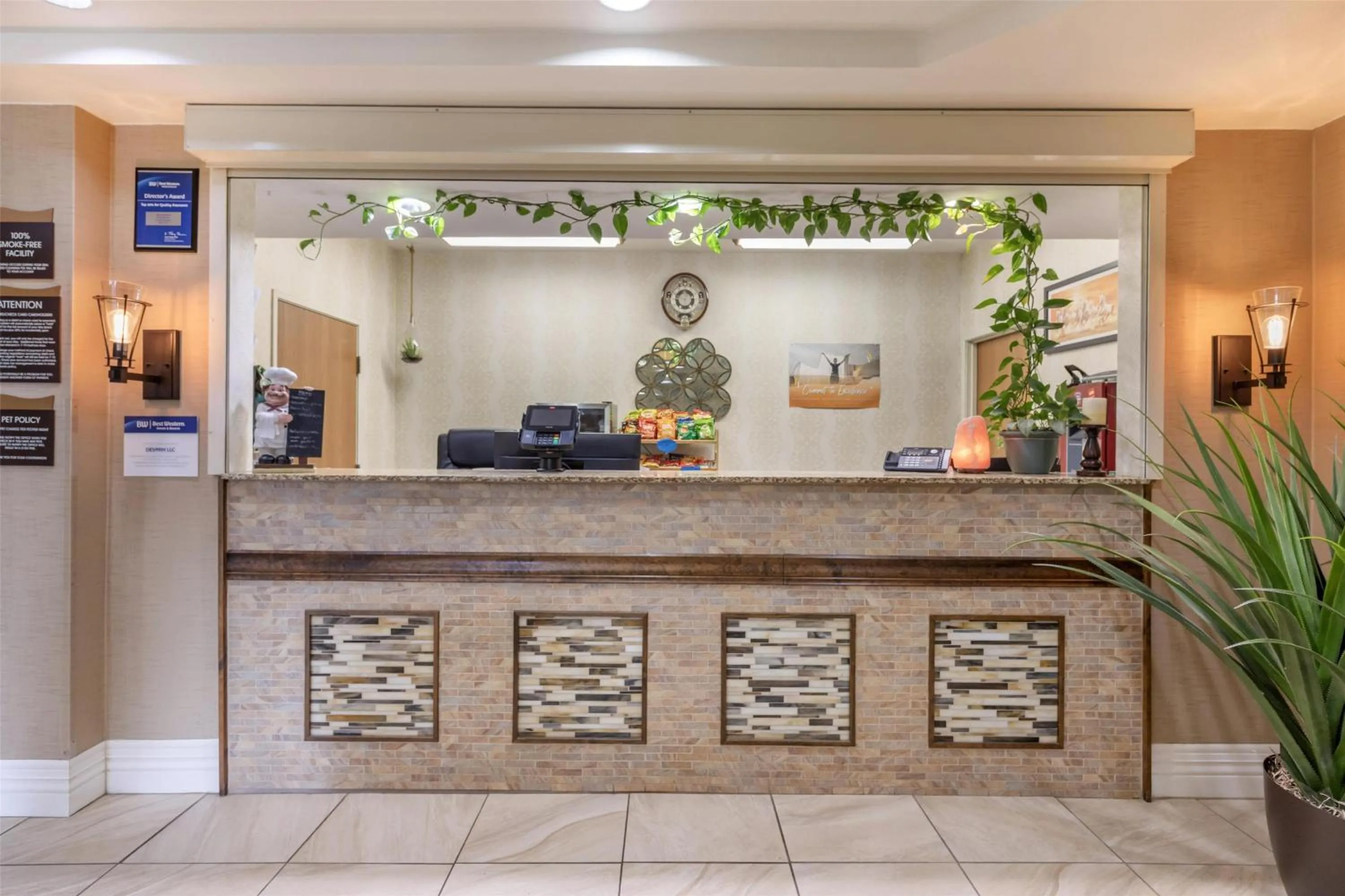 Lobby or reception in Best Western Parsons Inn