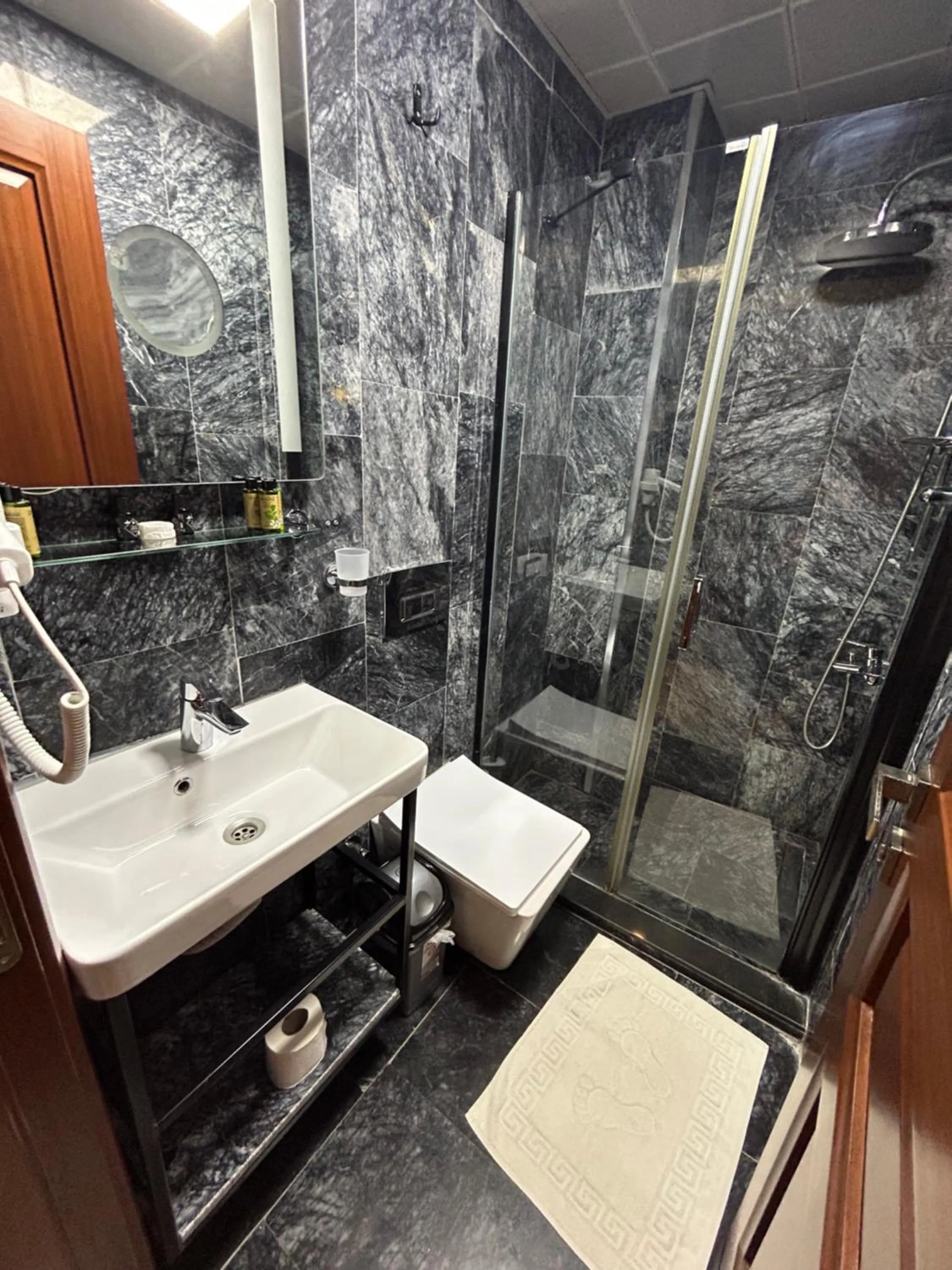 Bathroom in Basilissis Hotel