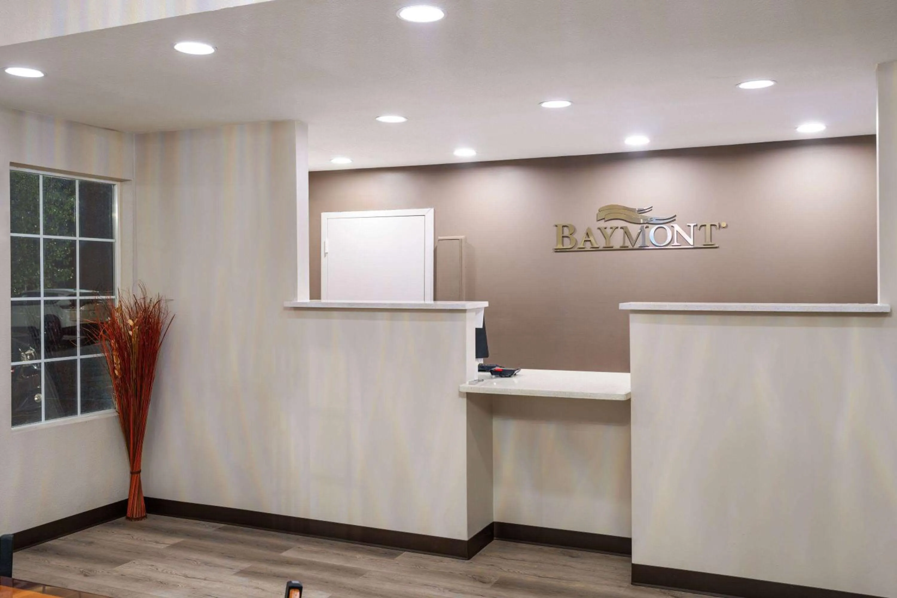 Lobby or reception in Baymont by Wyndham Kingsland