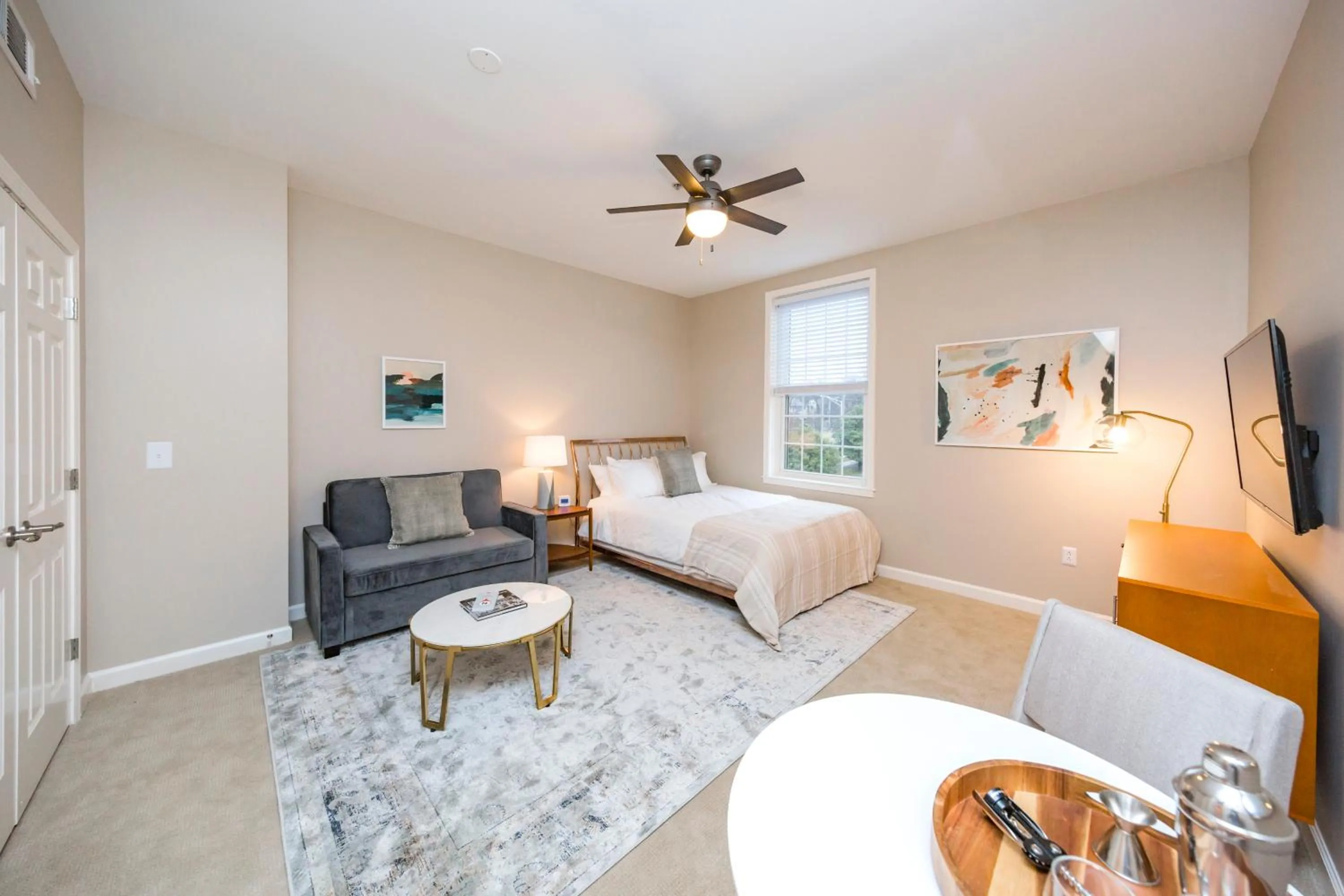 Photo of the whole room, Bed in Mint House Nashville - Hillsboro Village