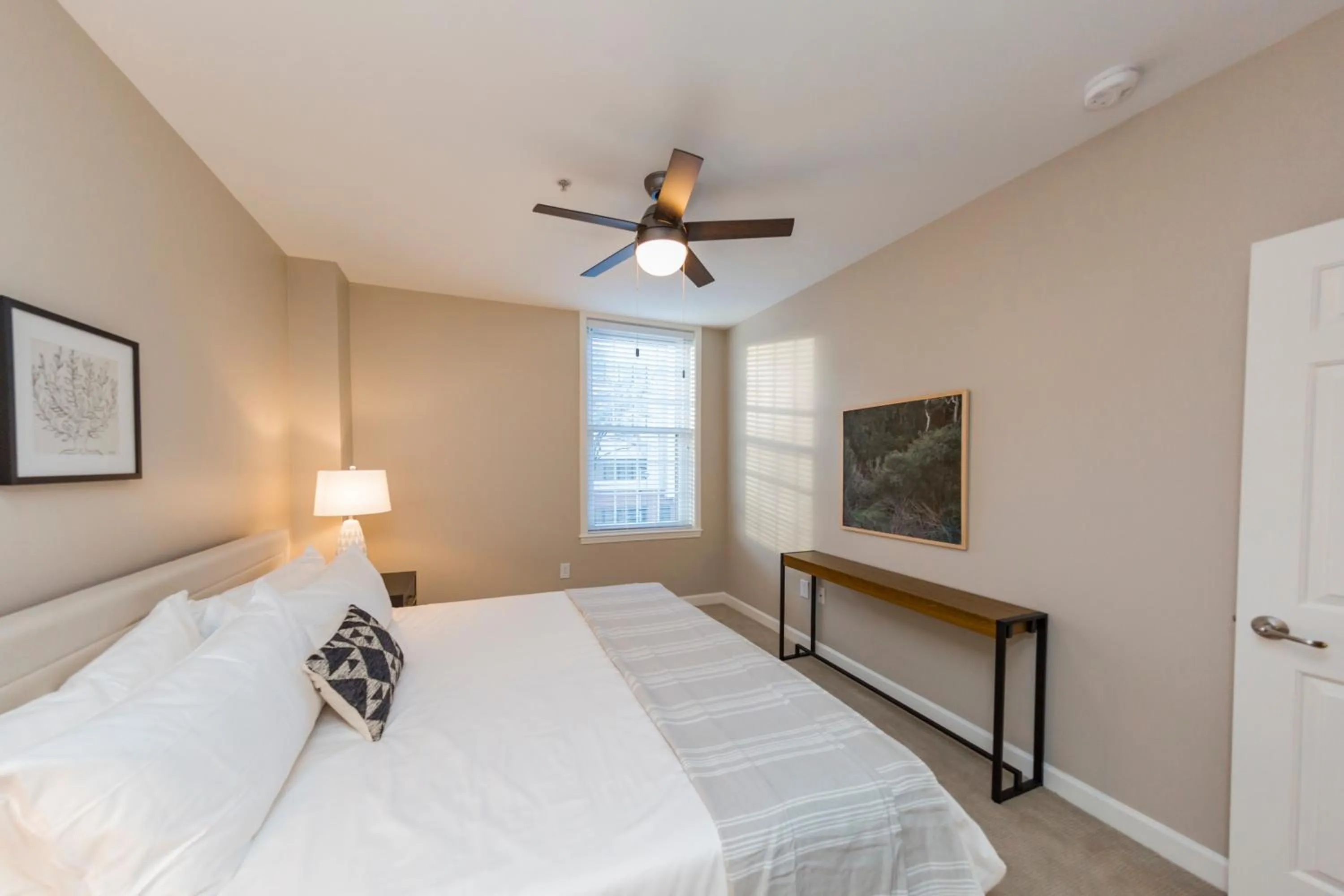 Bed in Mint House Nashville - Hillsboro Village