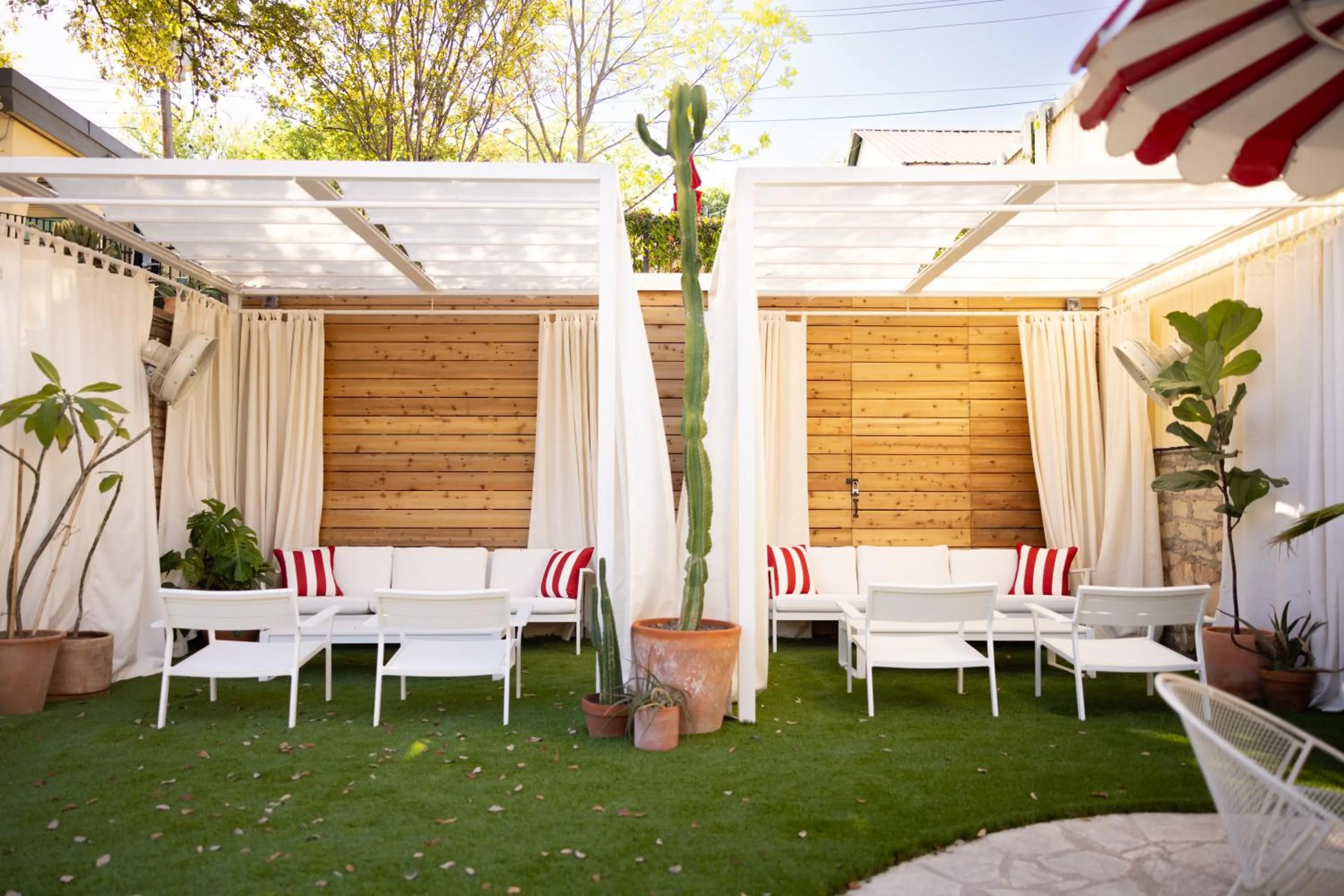 Swimming pool in Austin Motel