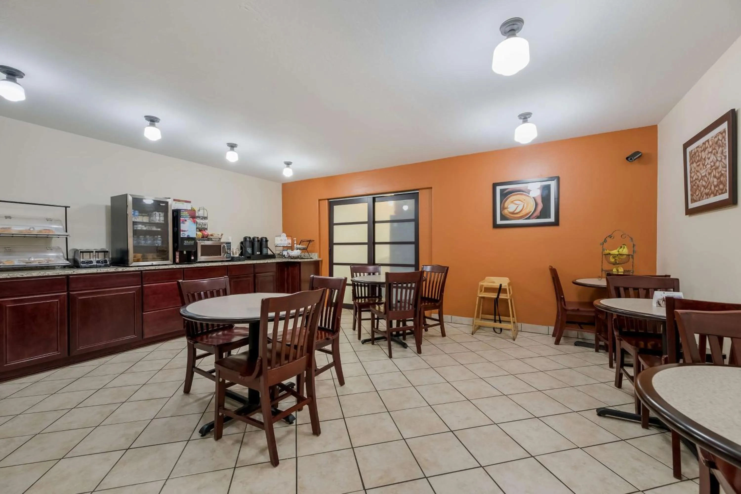 Breakfast in Best Western Sunrise Inn