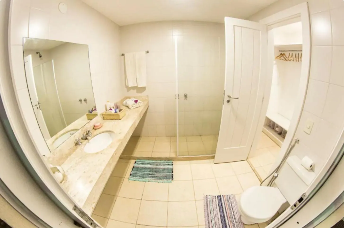 Shower in Villa Mar de fondo