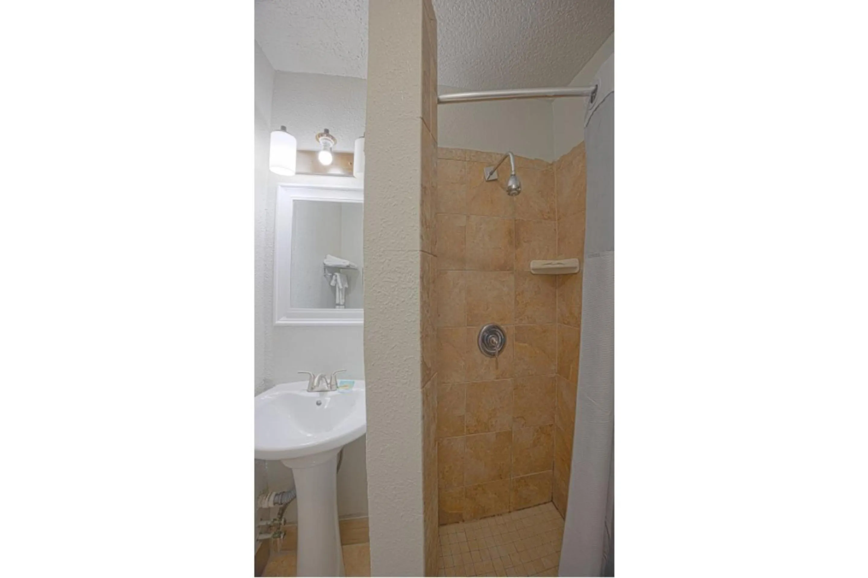 Bathroom in Aladdin Motel By OYO Merritt Island