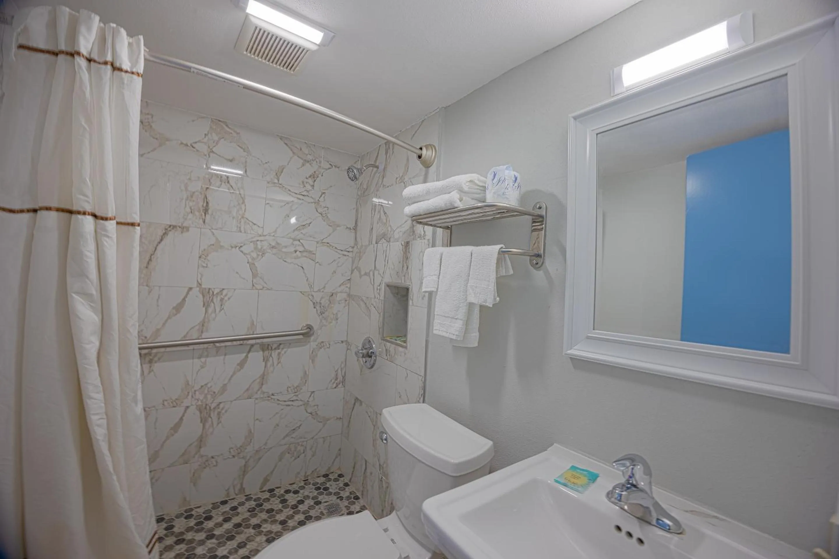 Bathroom in Aladdin Motel By OYO Merritt Island