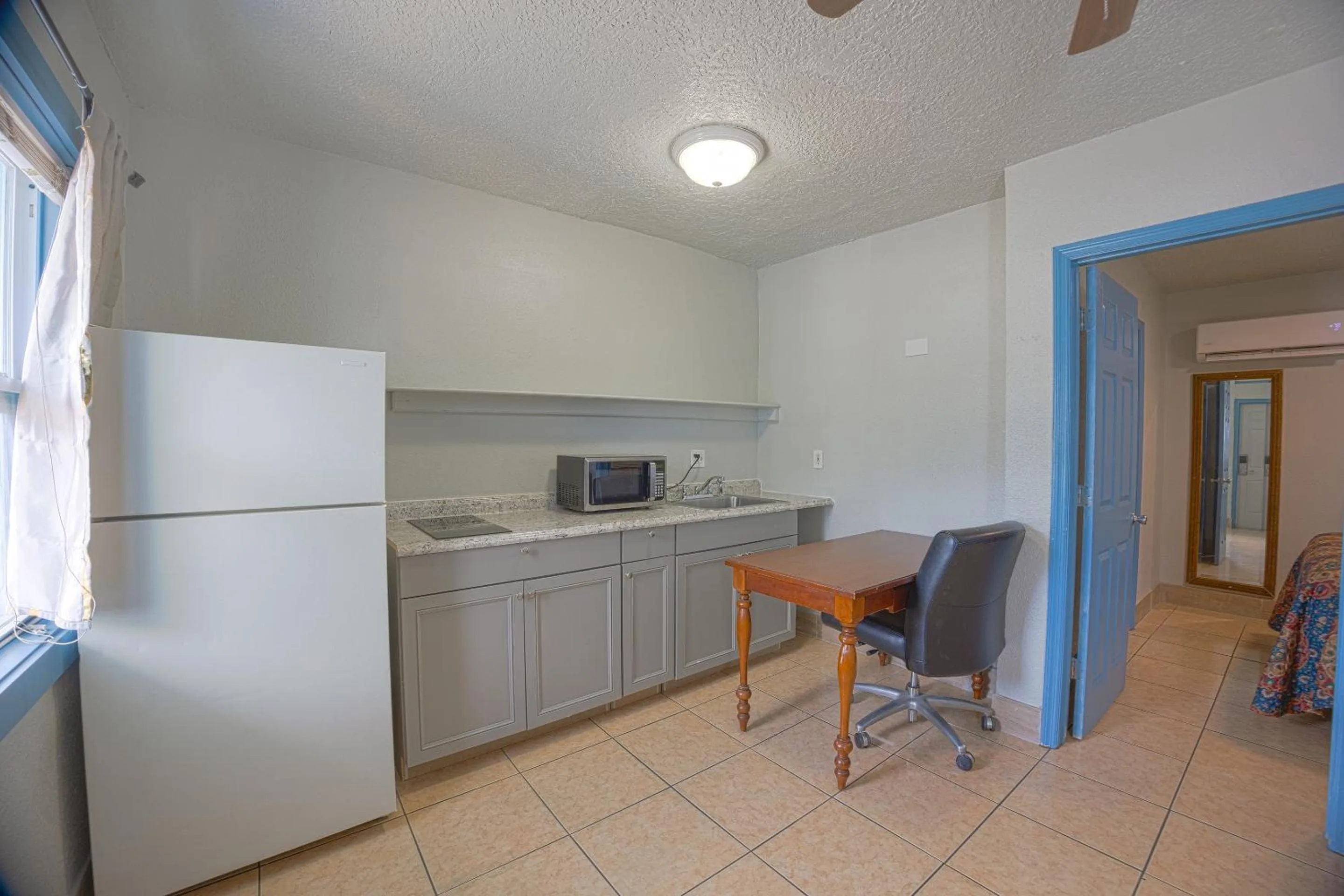 Bedroom in Aladdin Motel By OYO Merritt Island