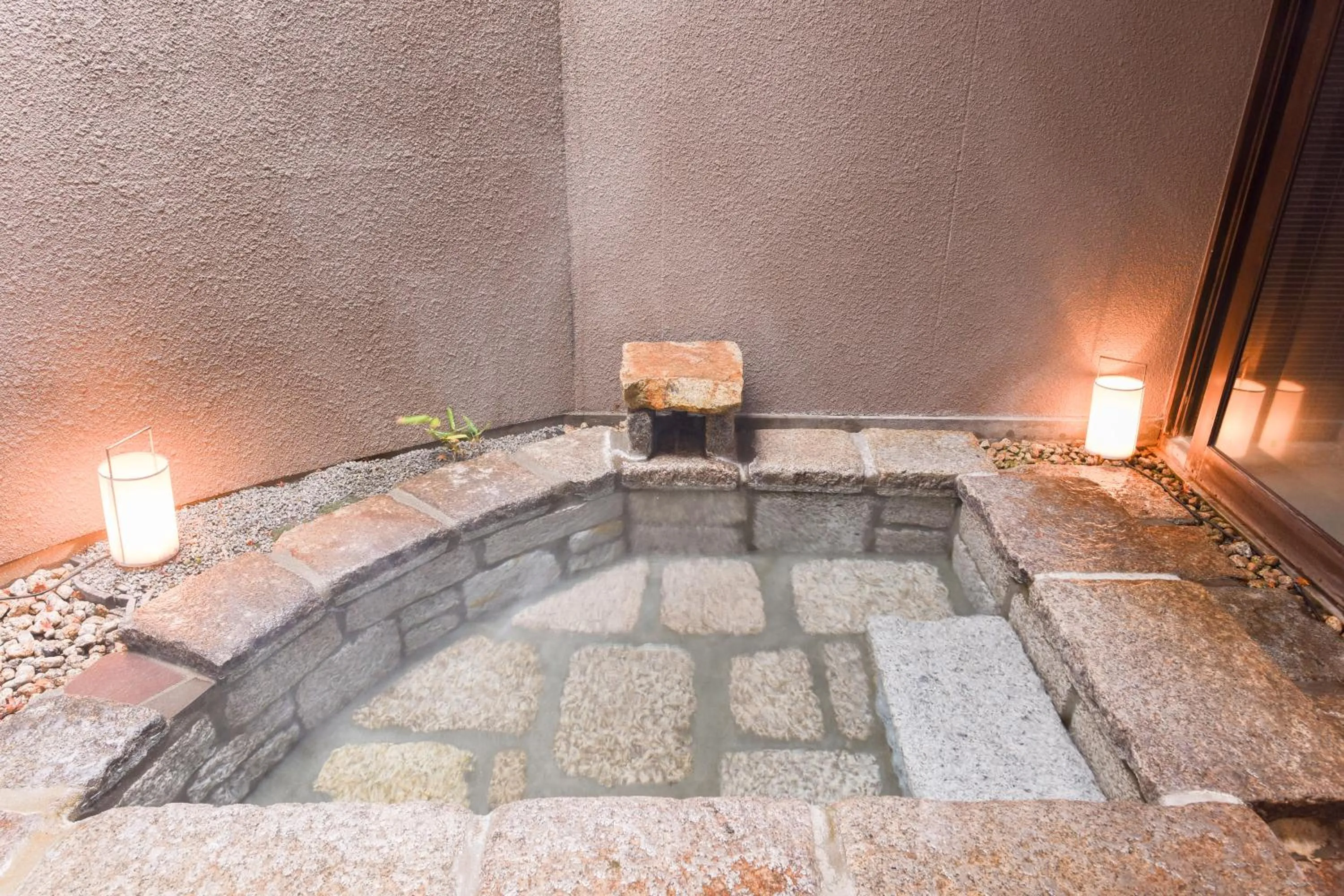 Hot Spring Bath in Kotengu Sanroji