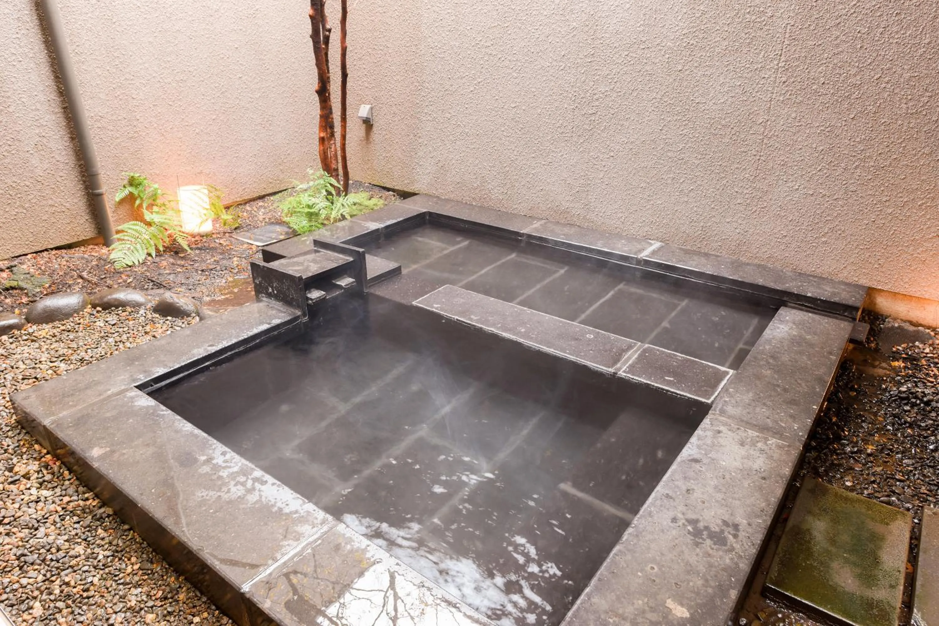 Hot Spring Bath in Kotengu Sanroji