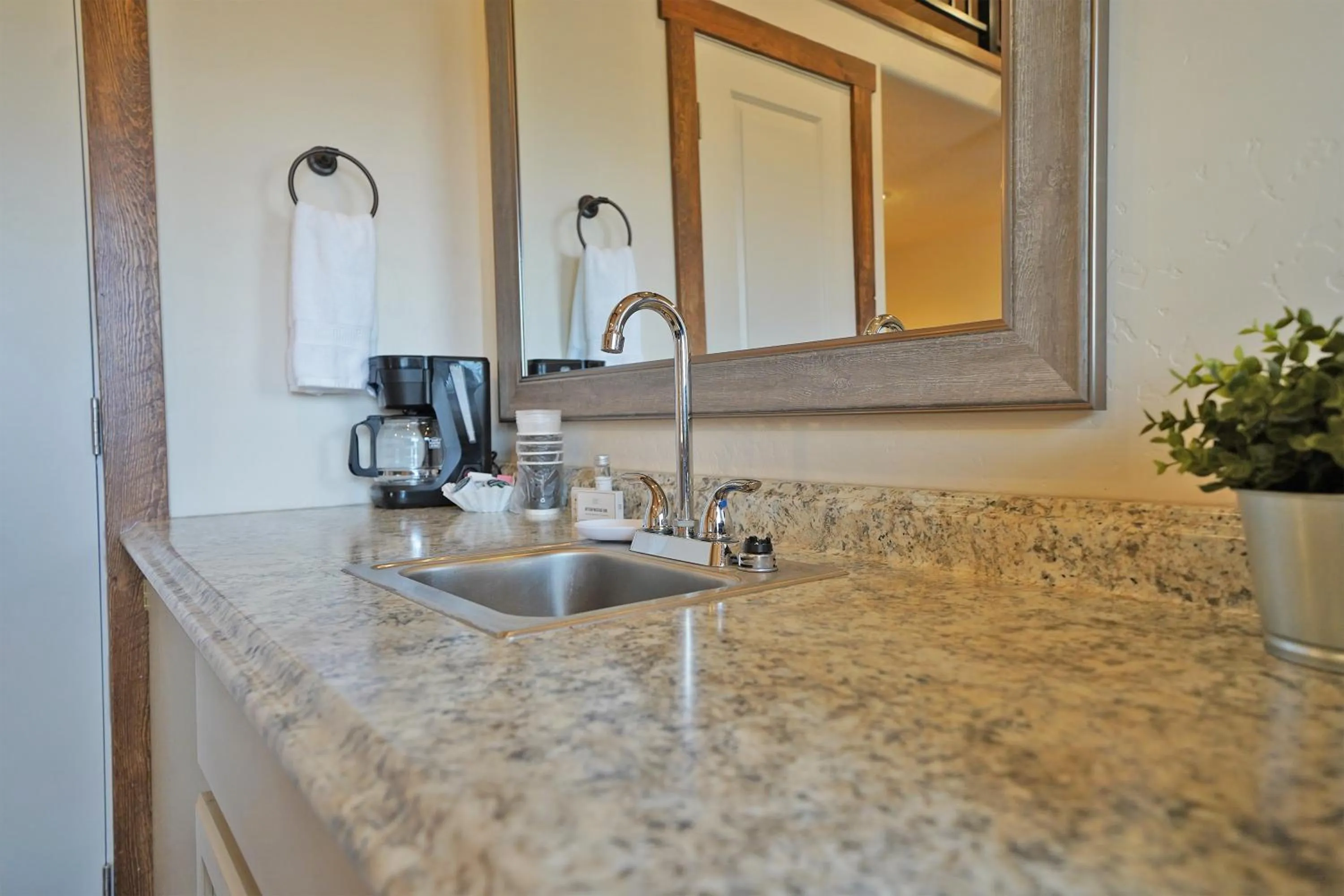 Kitchen or kitchenette in Gooseberry Lodges Zion National Park Area