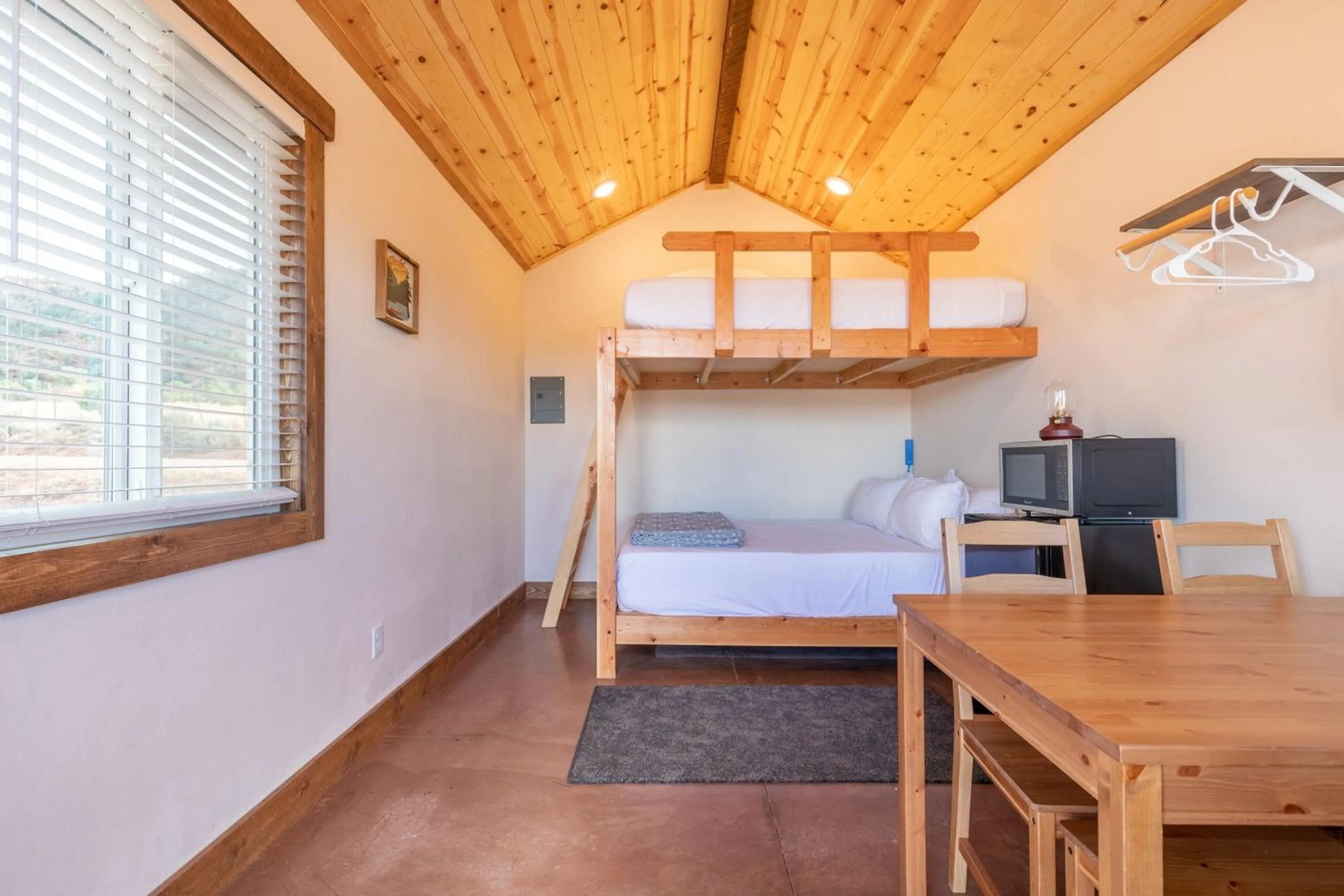 Bed in Gooseberry Lodges Zion National Park Area