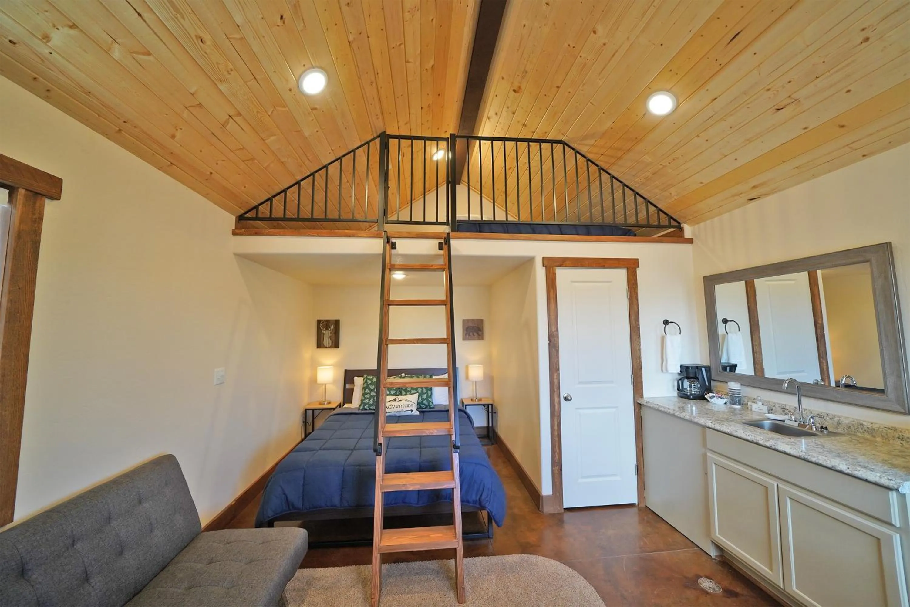 Photo of the whole room, Bed in Gooseberry Lodges Zion National Park Area