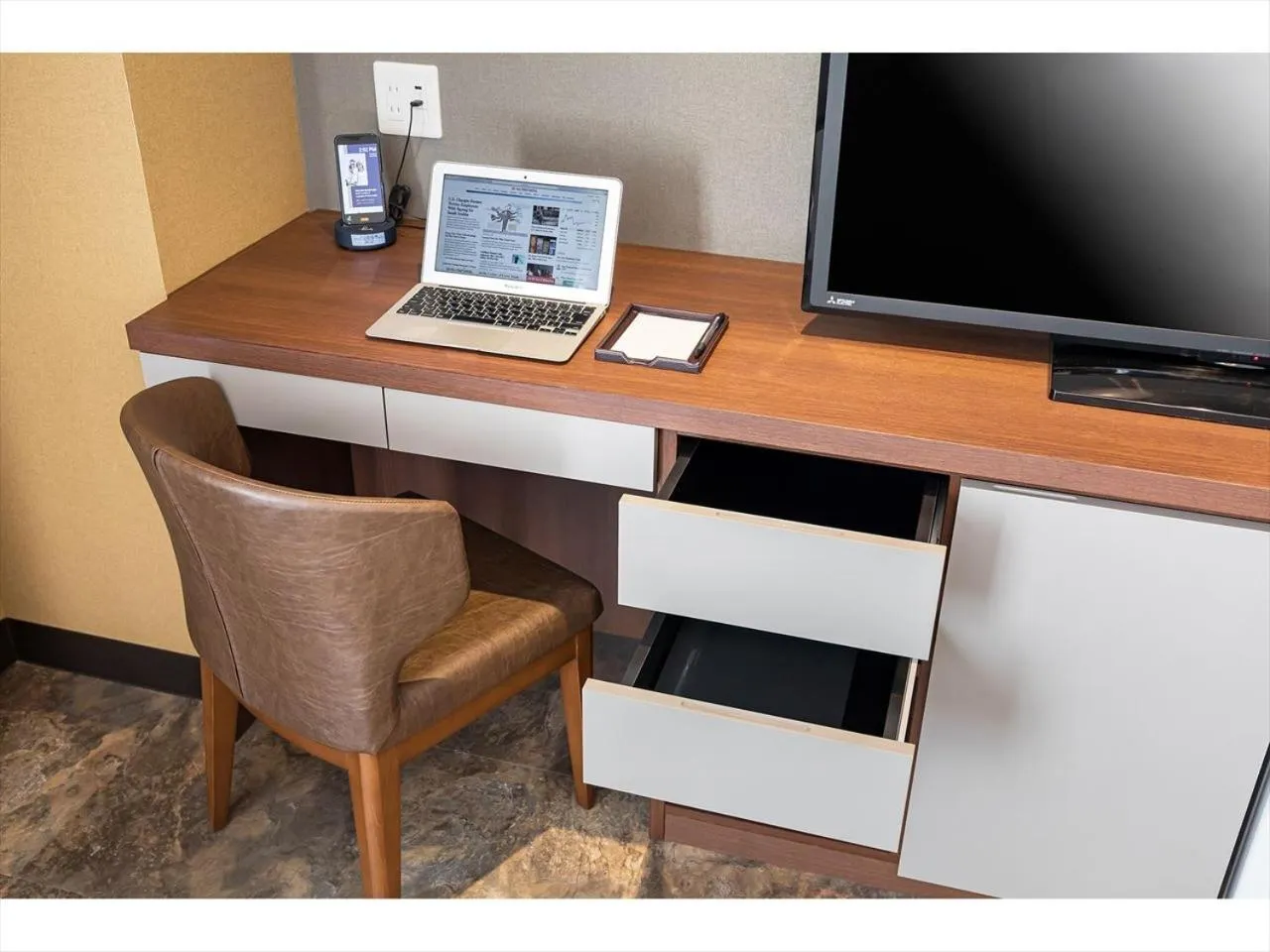 Photo of the whole room in HOTEL SHINPOIN OSAKA