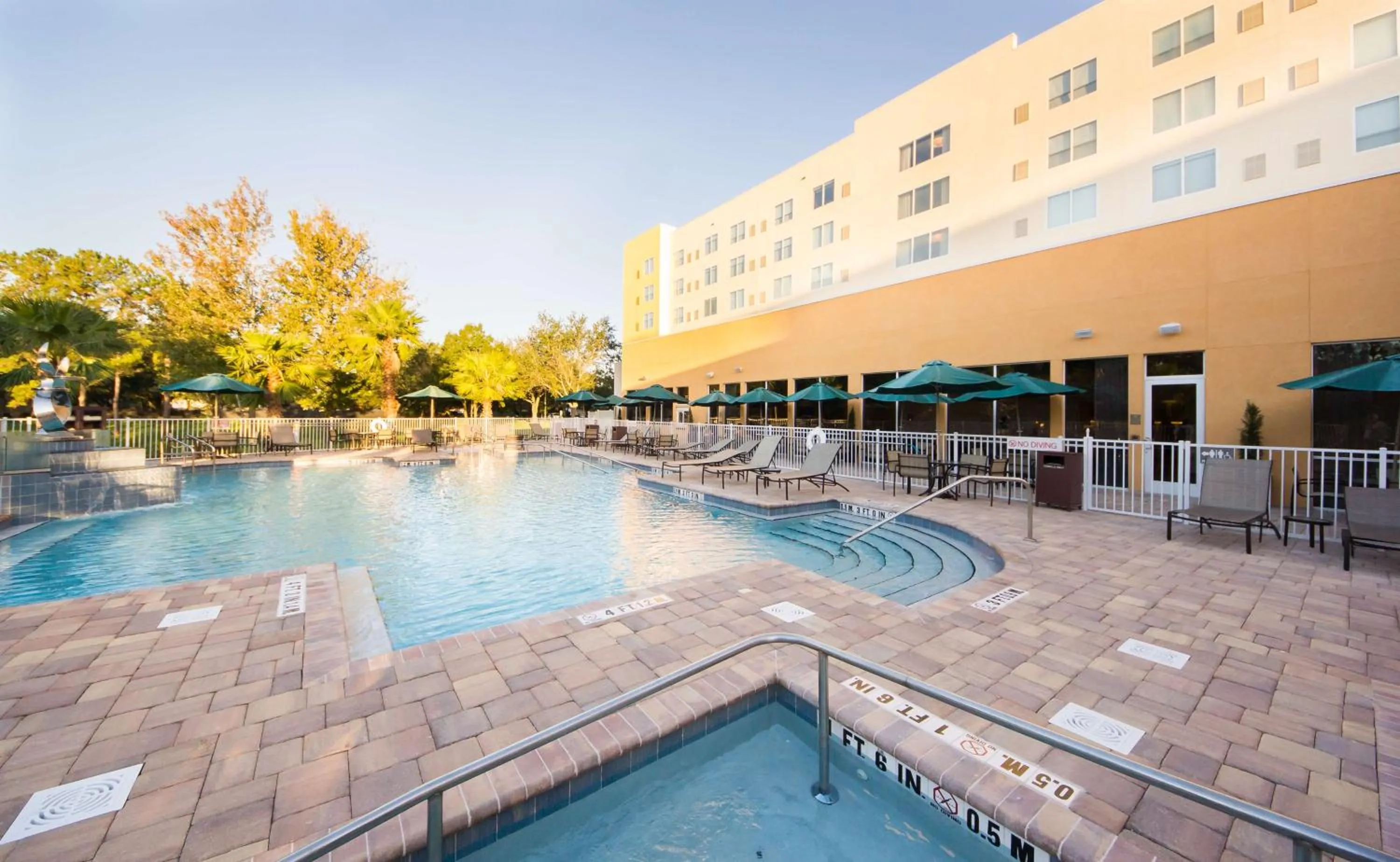 Swimming pool in Hyatt Place Orlando/Lake Buena Vista