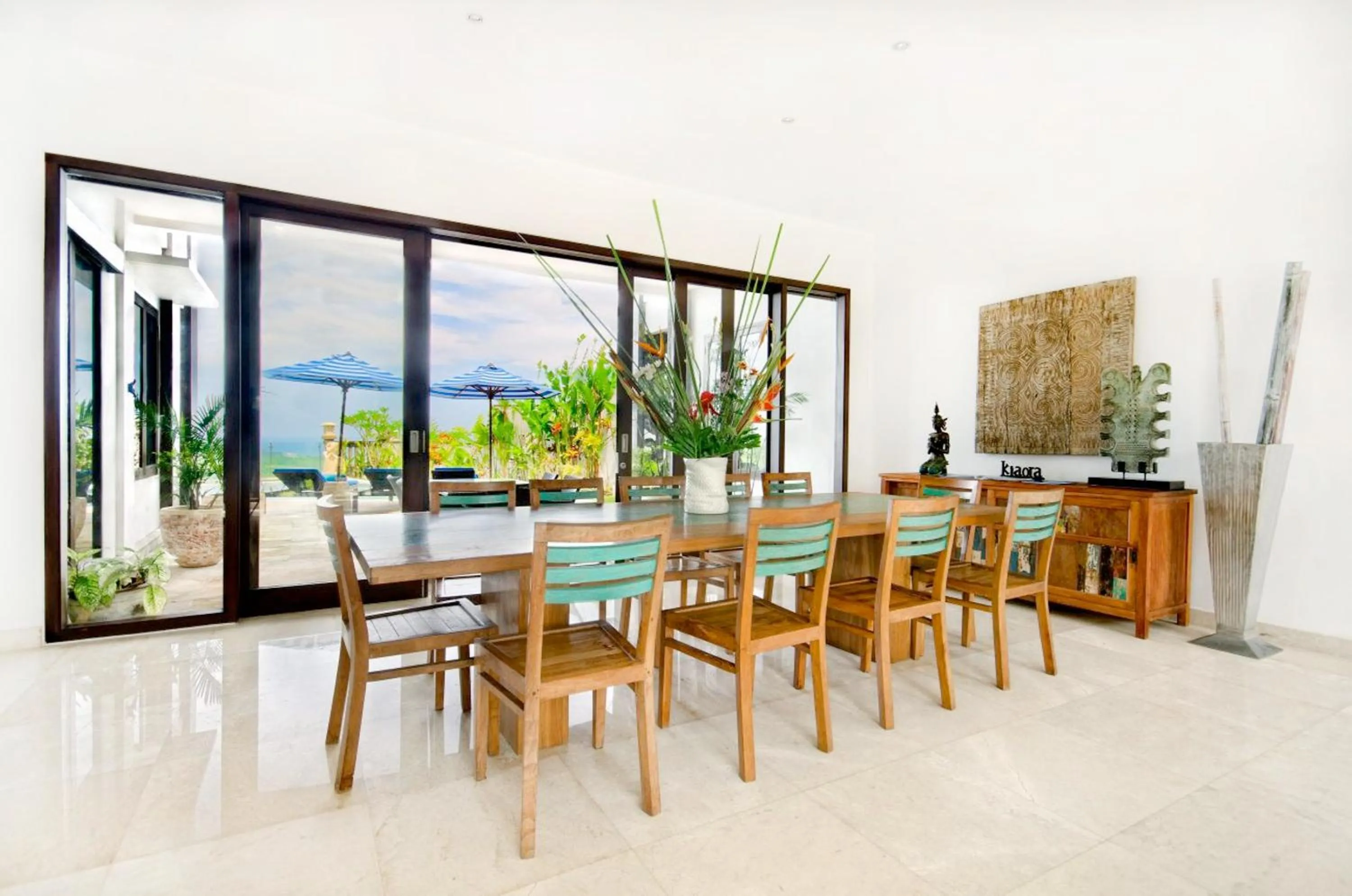 Dining area in Villa Bali Blue