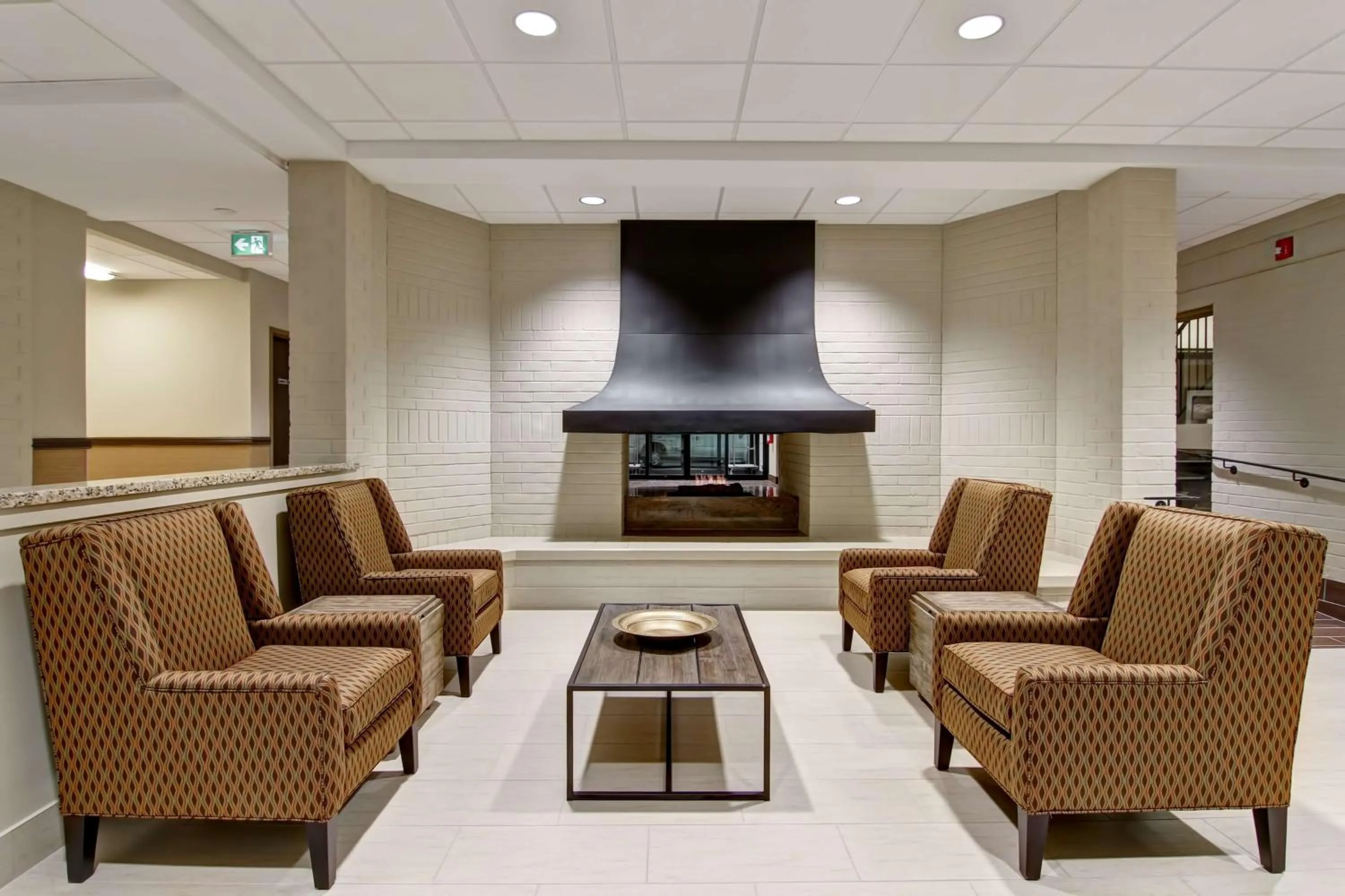 Lobby or reception in Best Western London Airport Inn & Suites