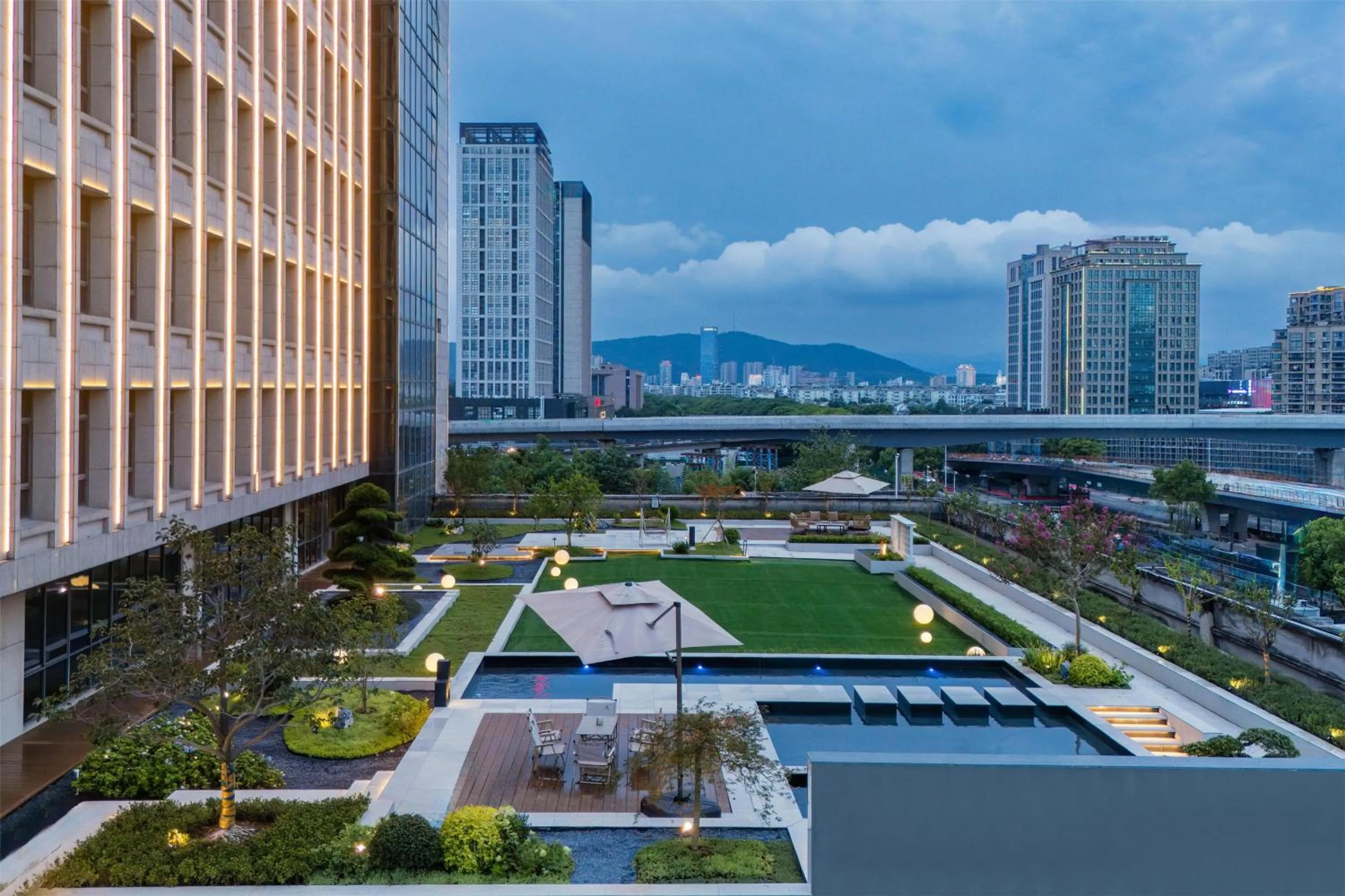 Patio in Hilton Garden Inn Zhuji East