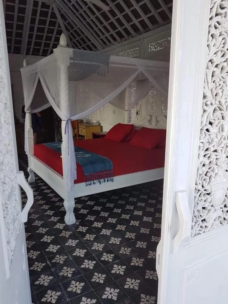 Bed in Eco dive resort Alycastre