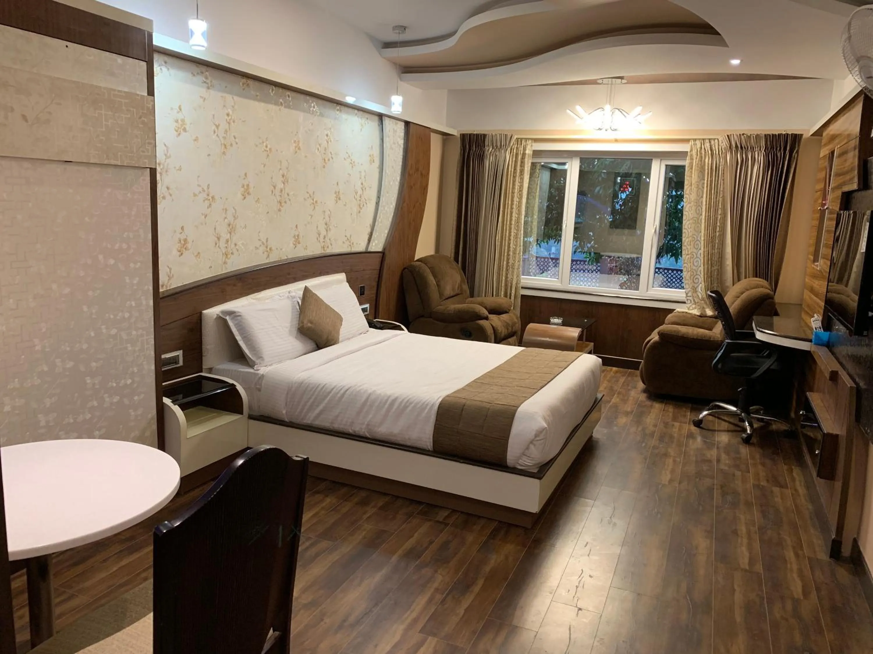 Photo of the whole room, Bed in Beverly villa