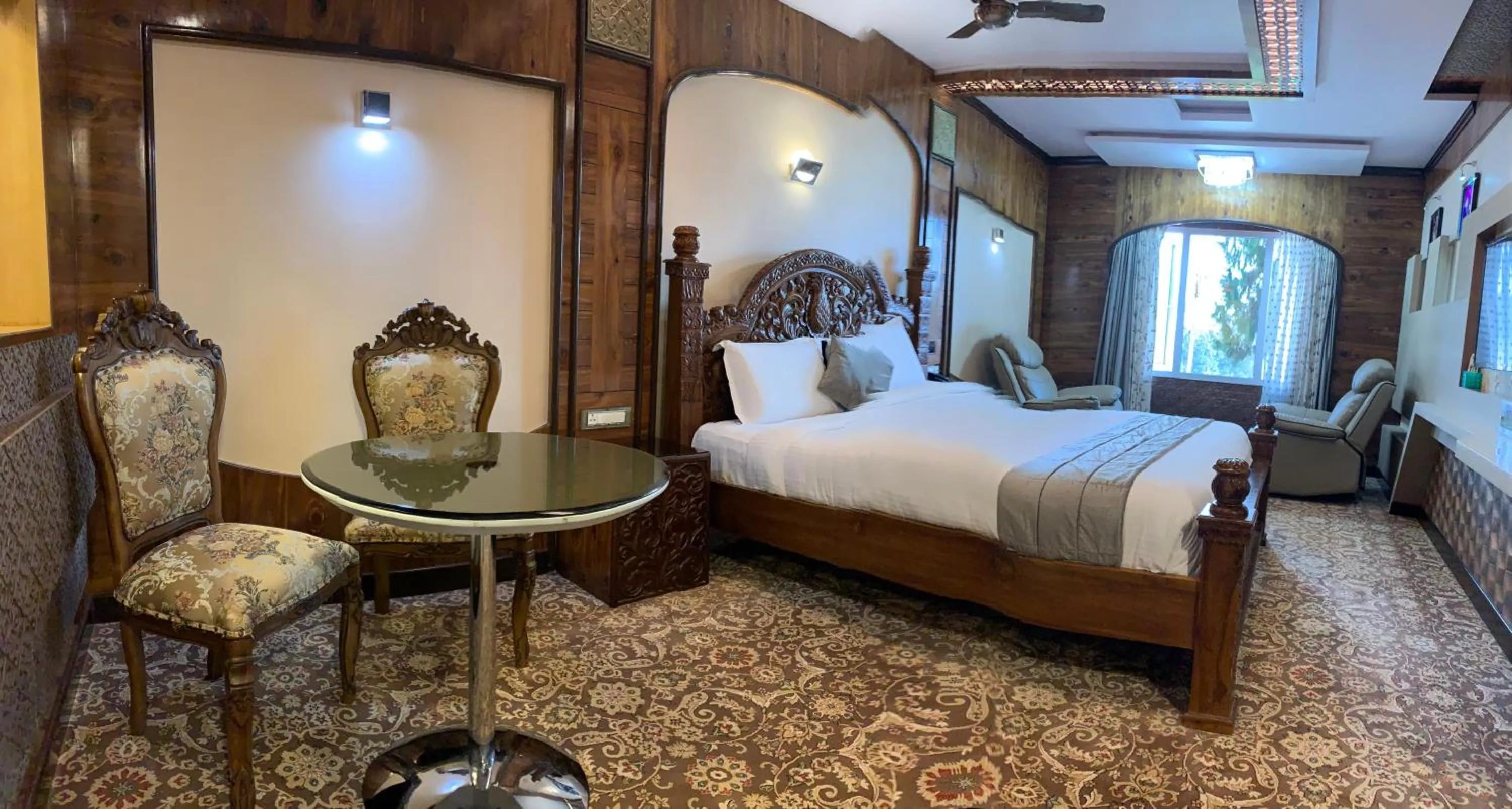 Photo of the whole room, Bed in Beverly villa