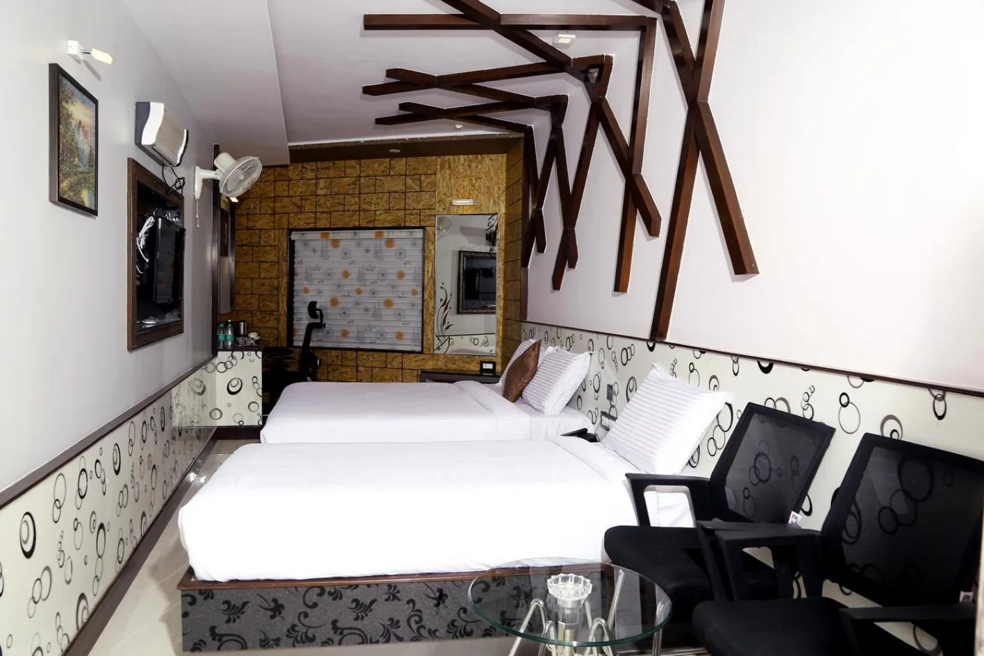 Bed in Beverly villa