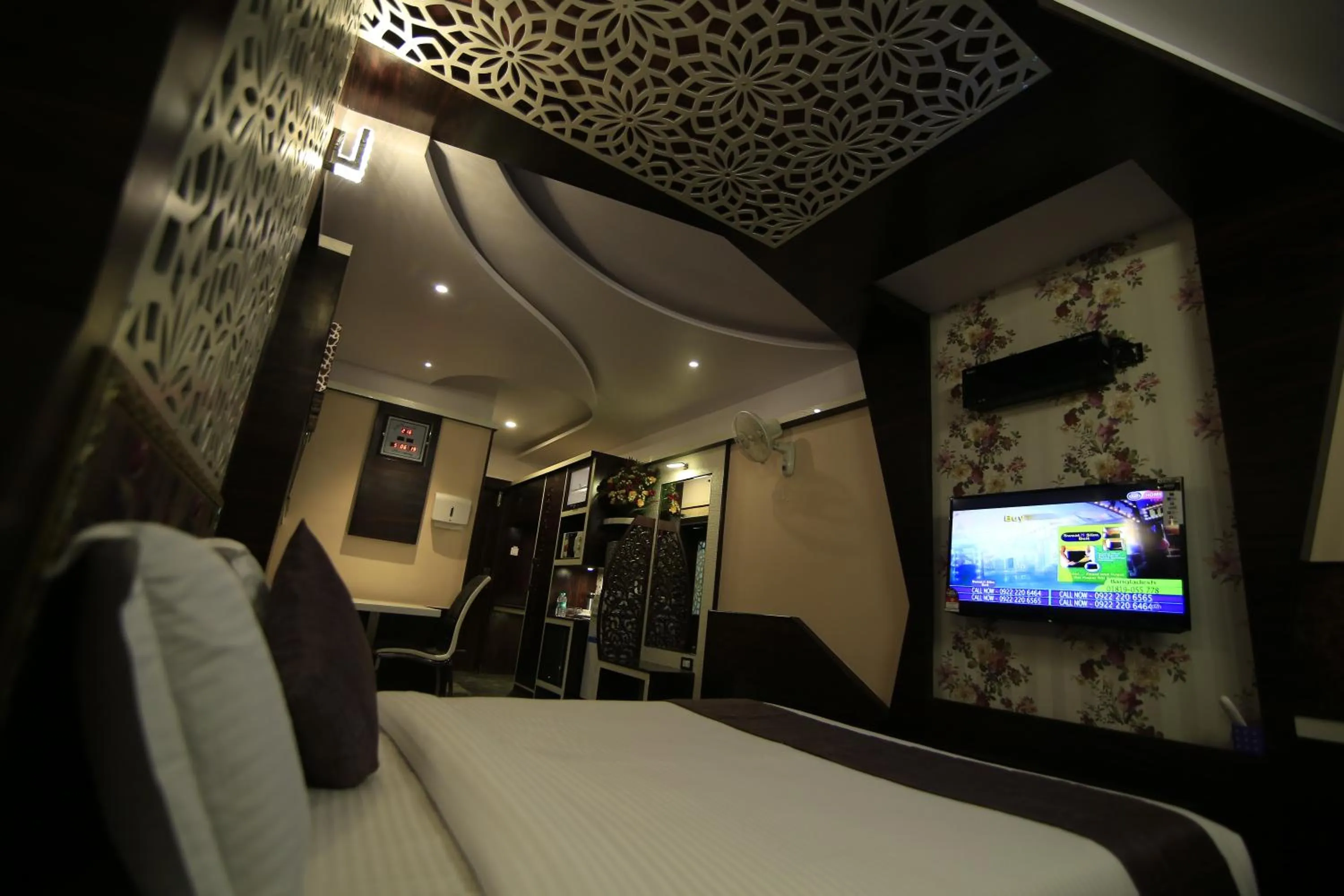 Bed in Beverly villa