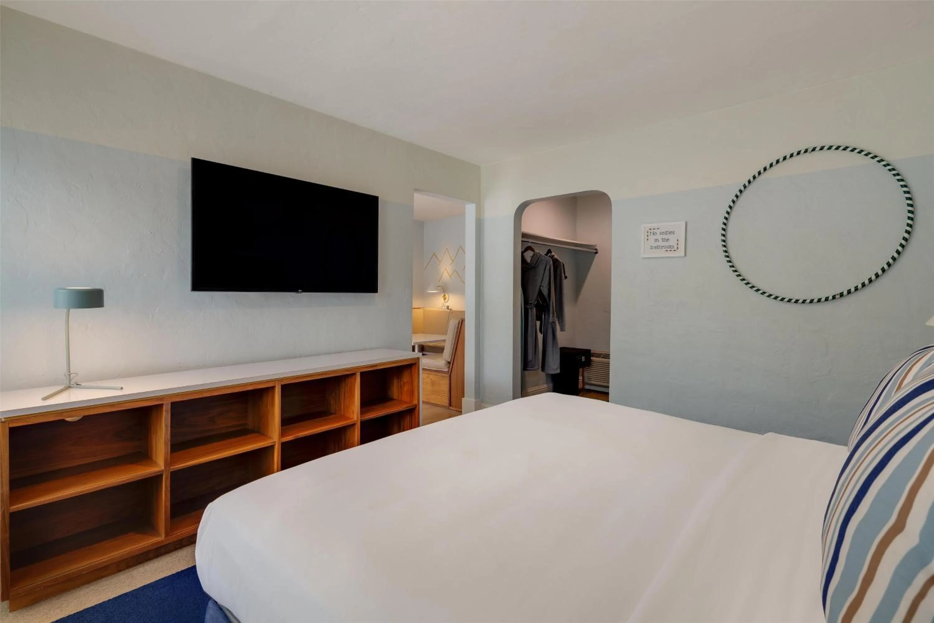 Bedroom, Bed in Calistoga Motor Lodge and Spa