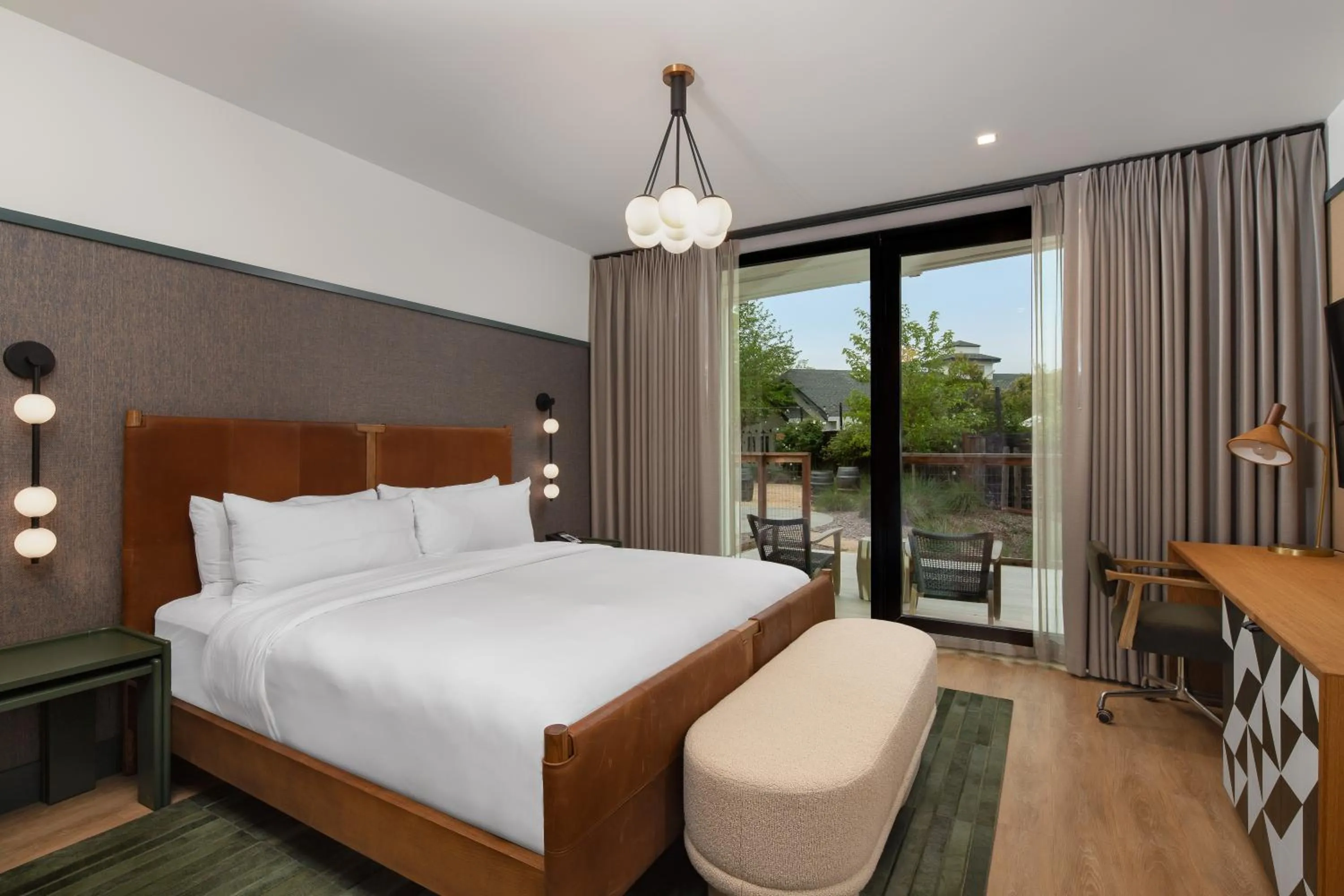 Bedroom, Bed in Calistoga Motor Lodge and Spa