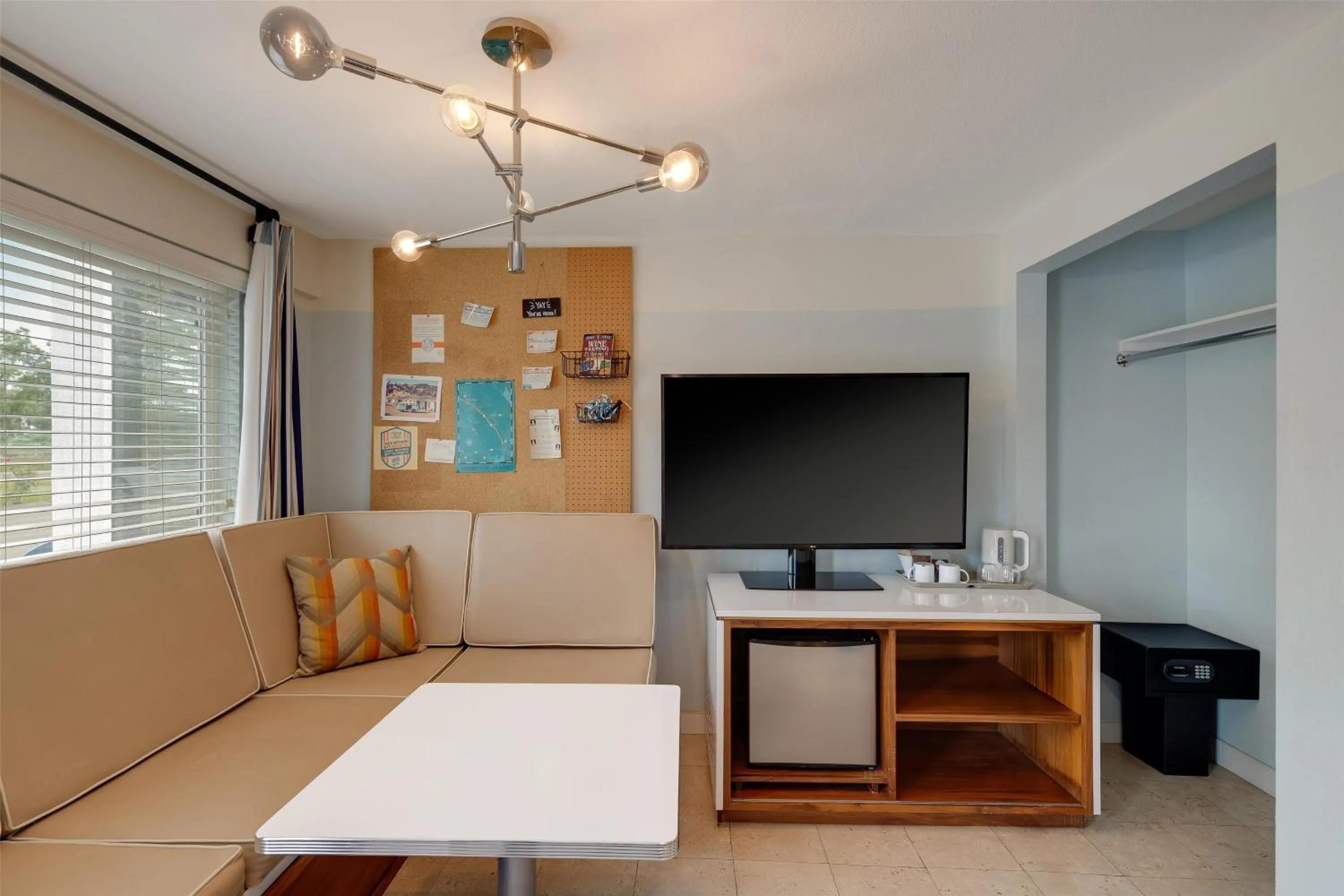Bedroom in Calistoga Motor Lodge and Spa