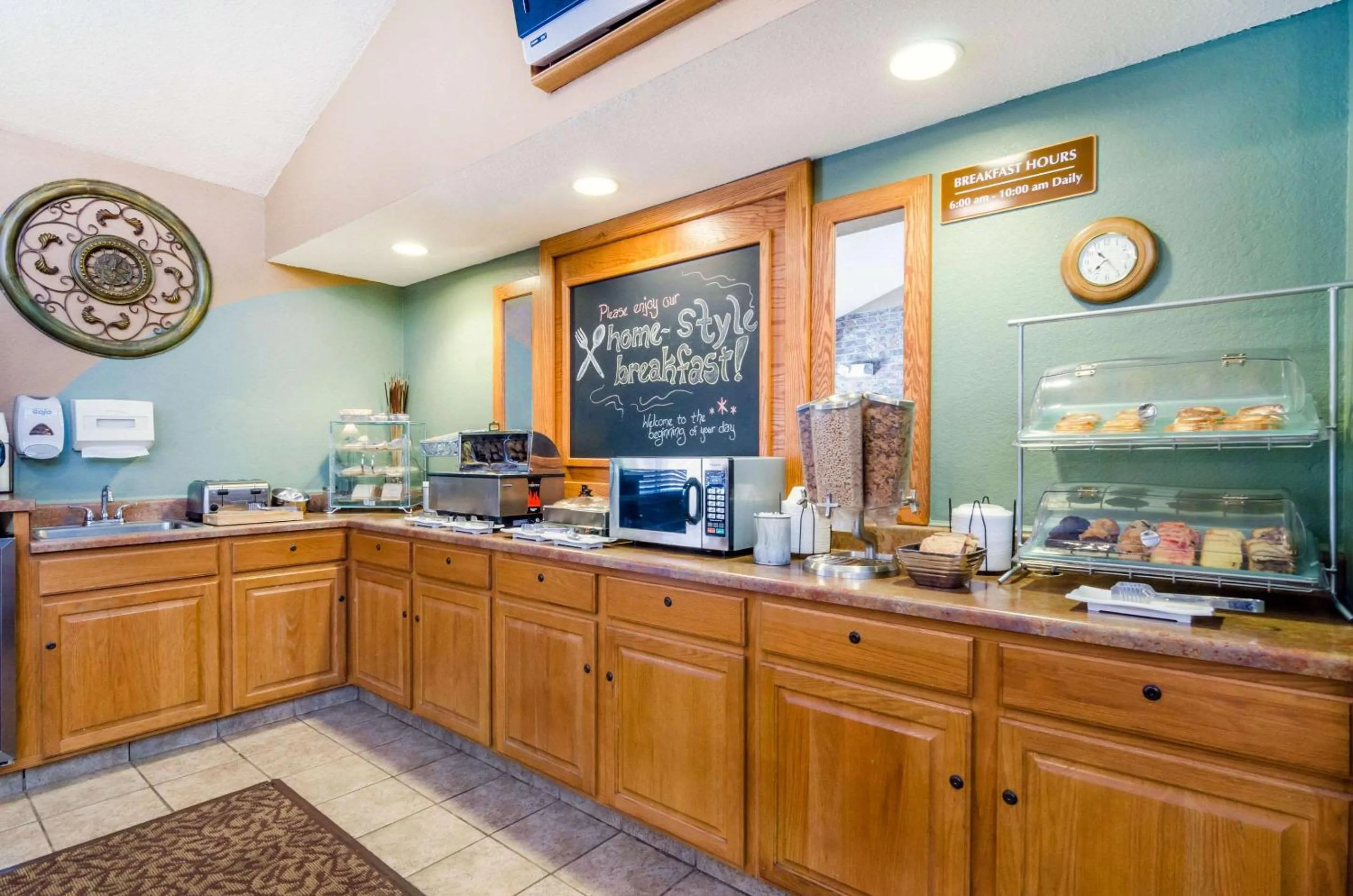 Restaurant/places to eat in Rodeway Inn Hesston