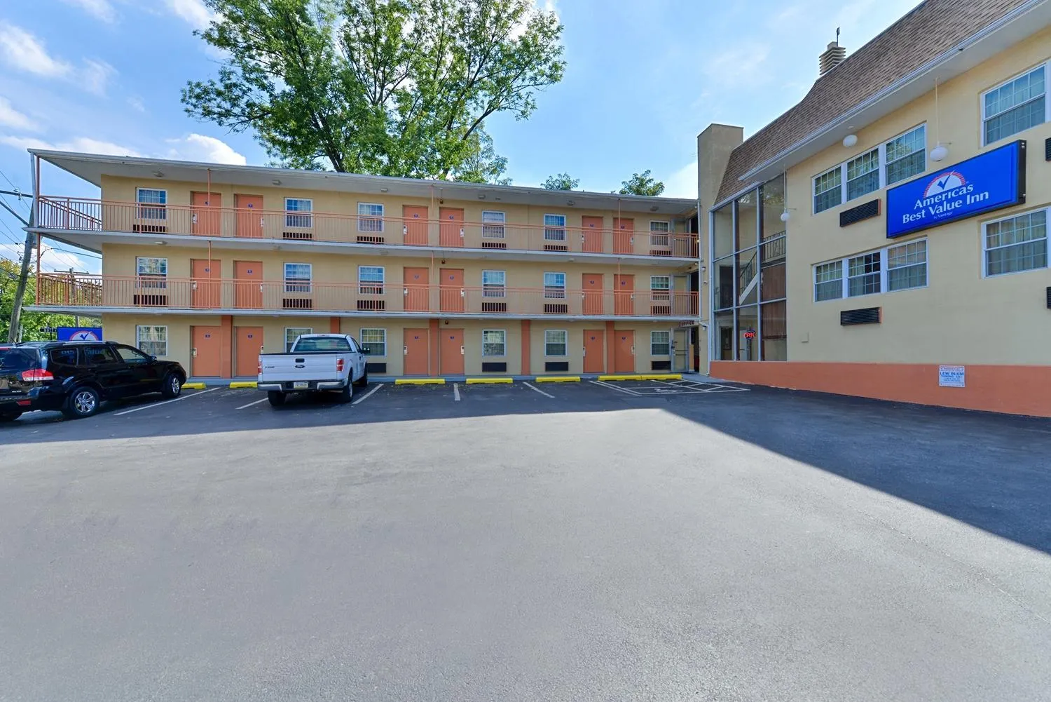 Property building in Media Inn & Suites