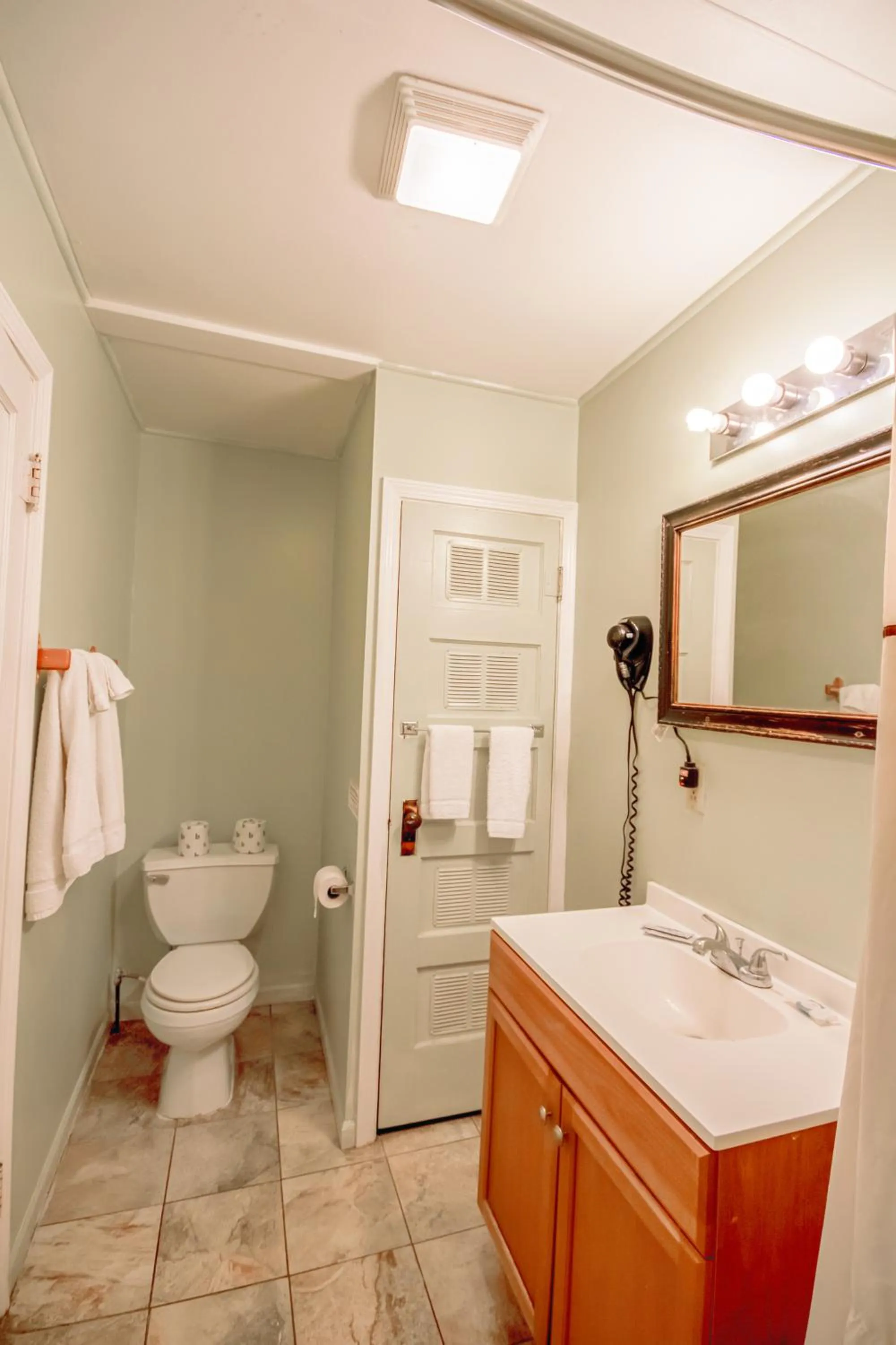 Bathroom in OYO Travelier Motel