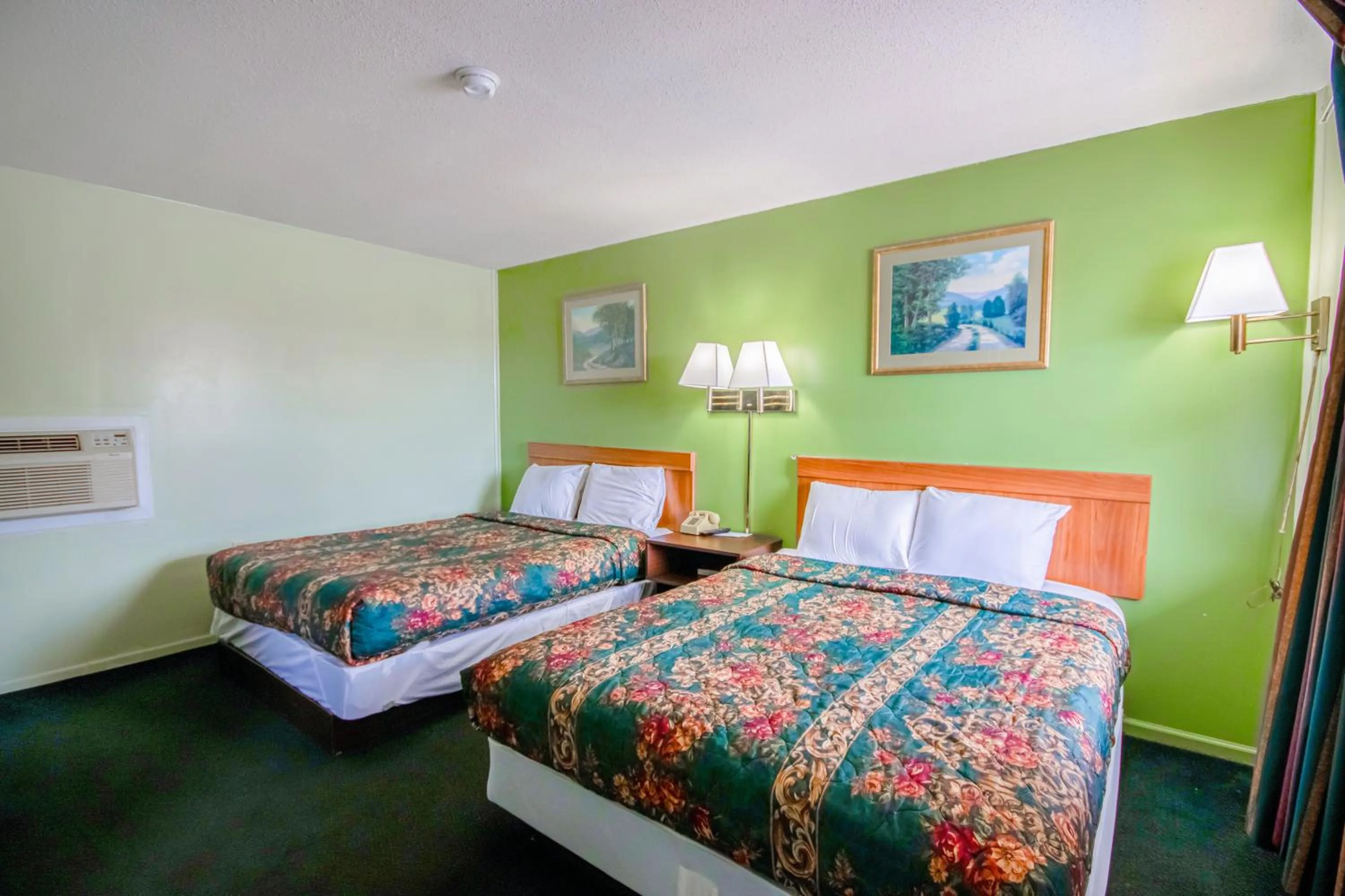 Bedroom, Bed in OYO Travelier Motel