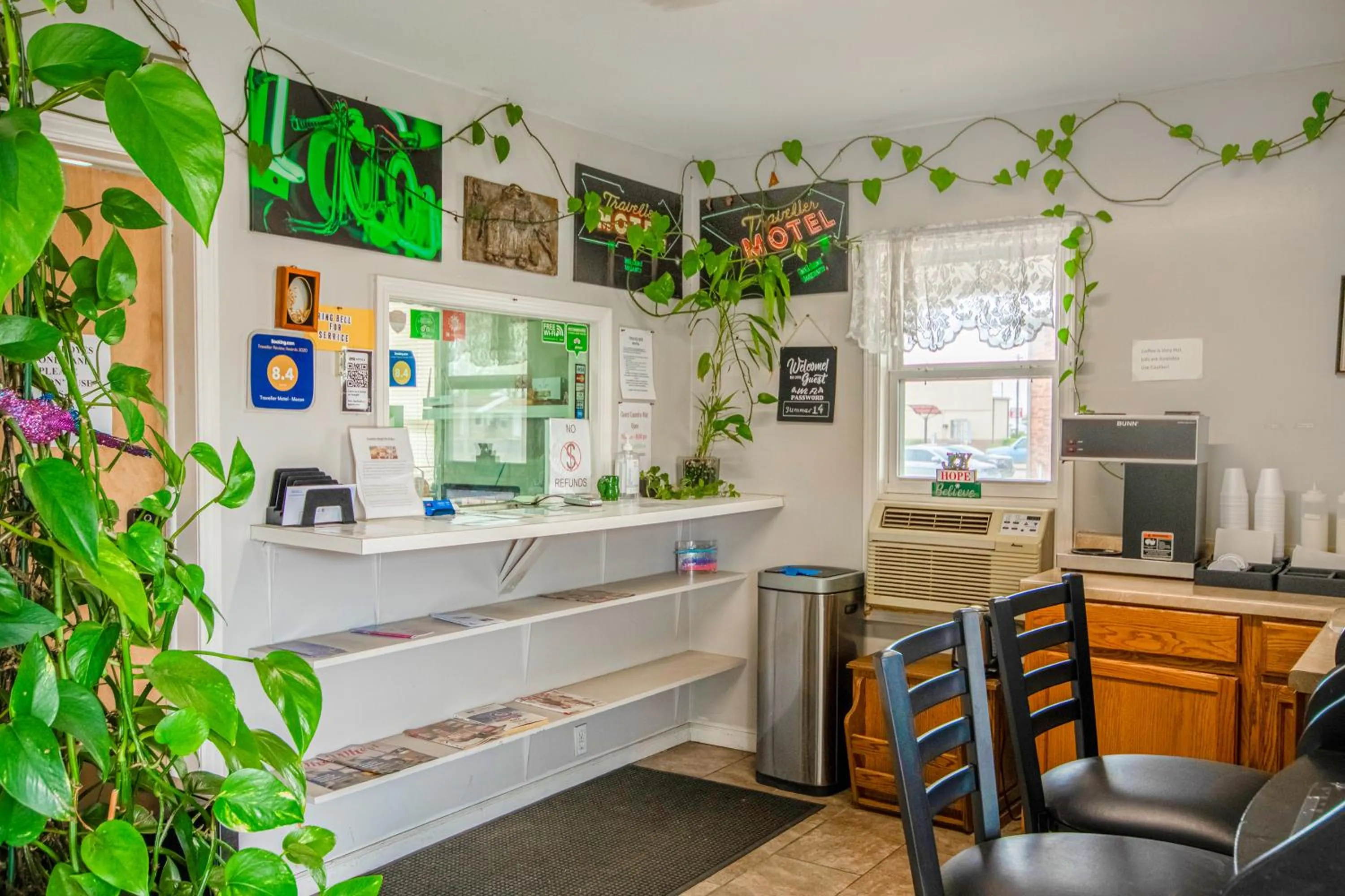 Breakfast in OYO Travelier Motel