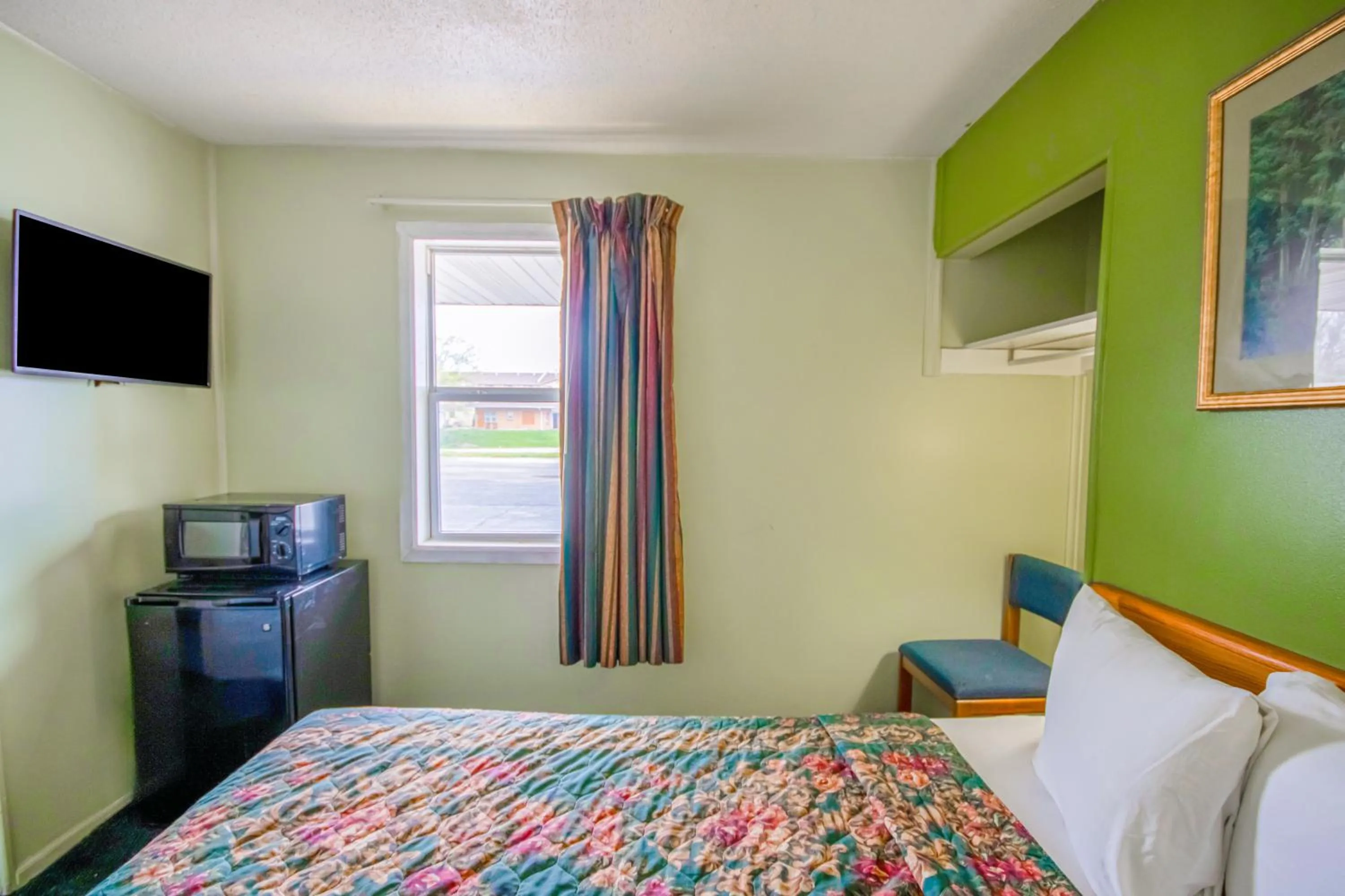 Bedroom, Bed in OYO Travelier Motel