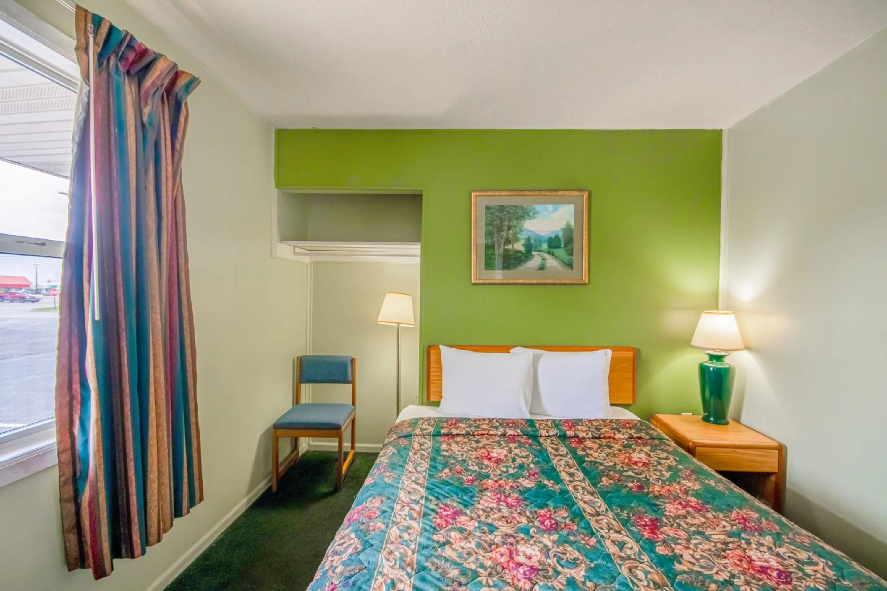 Bedroom, Bed in OYO Travelier Motel