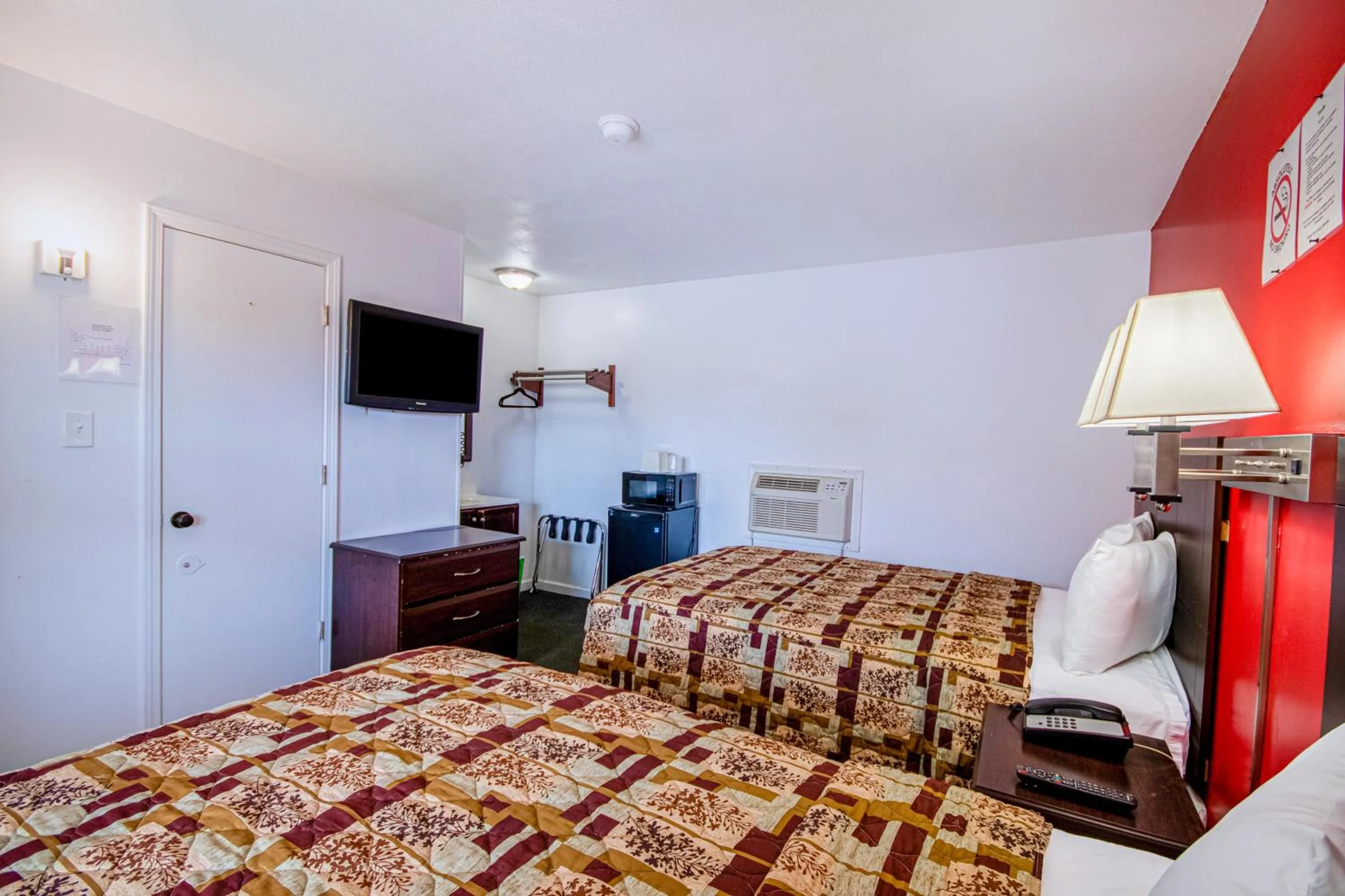 Bedroom, Bed in OYO Travelier Motel