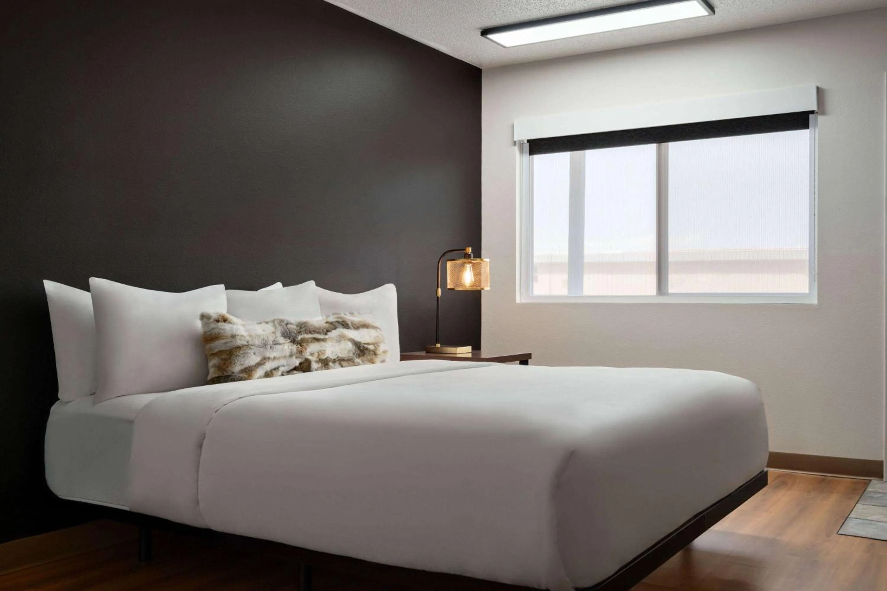 Photo of the whole room, Bed in Travelodge by Wyndham Wall