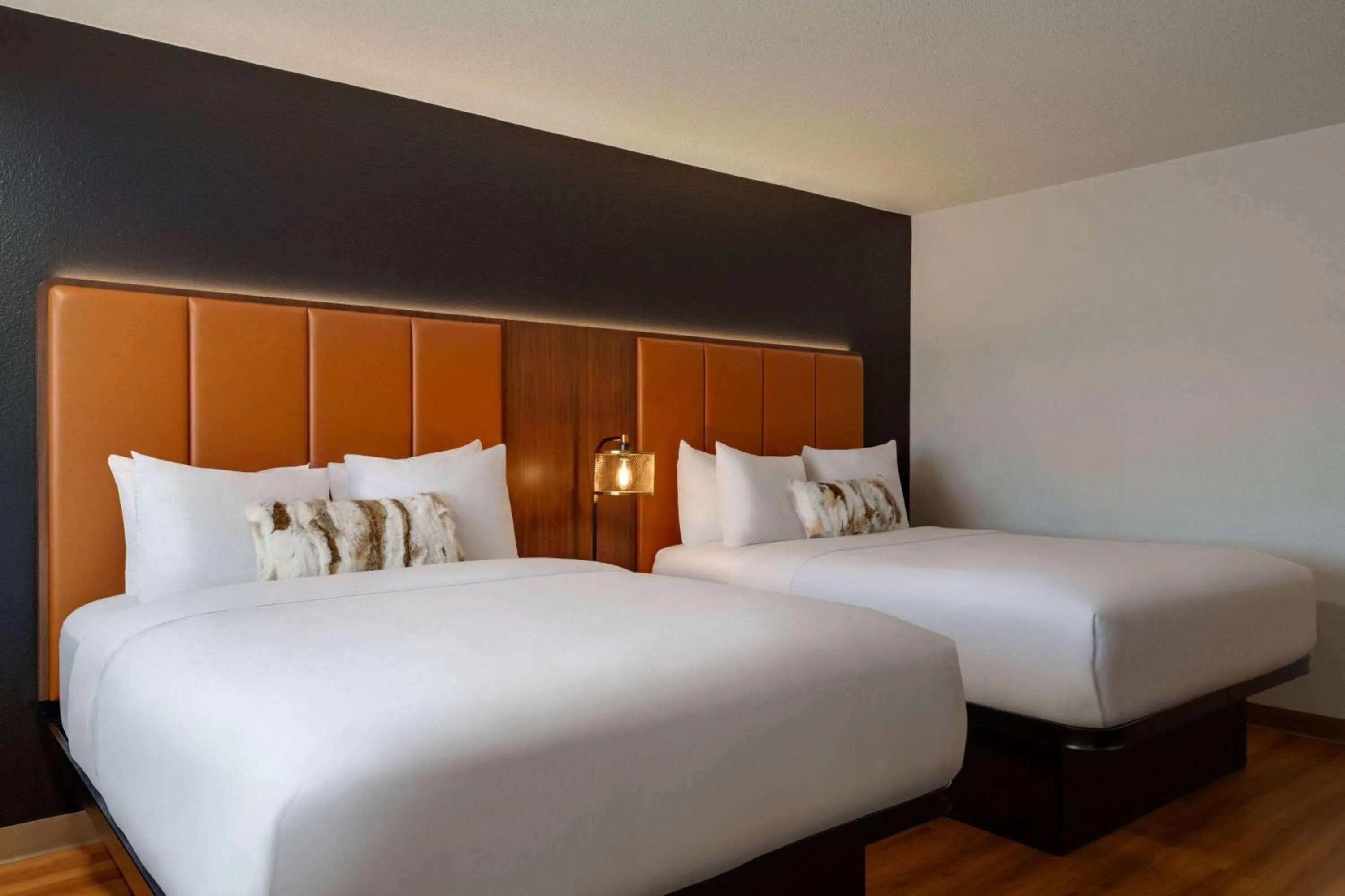 Photo of the whole room, Bed in Travelodge by Wyndham Wall