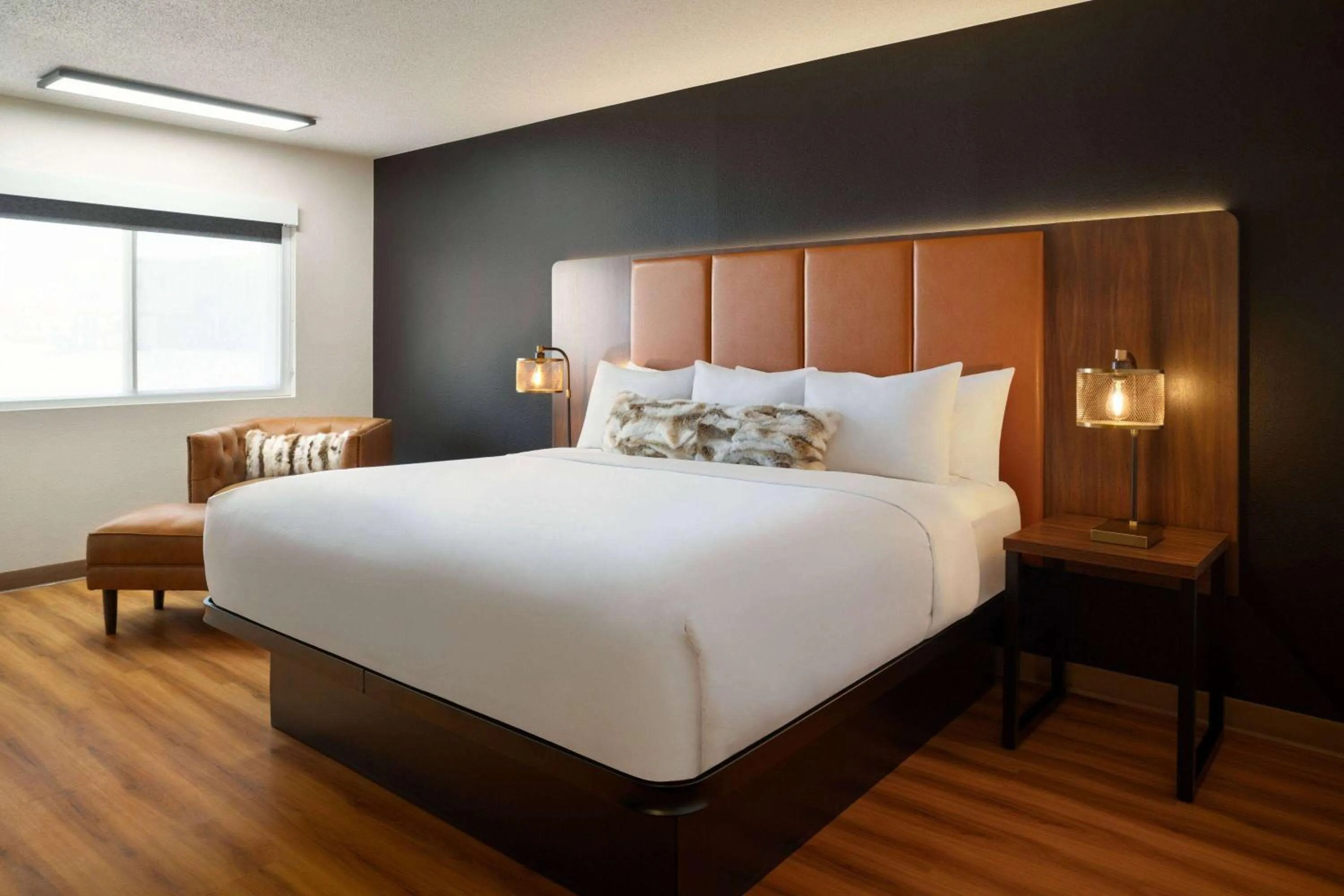 Photo of the whole room, Bed in Travelodge by Wyndham Wall