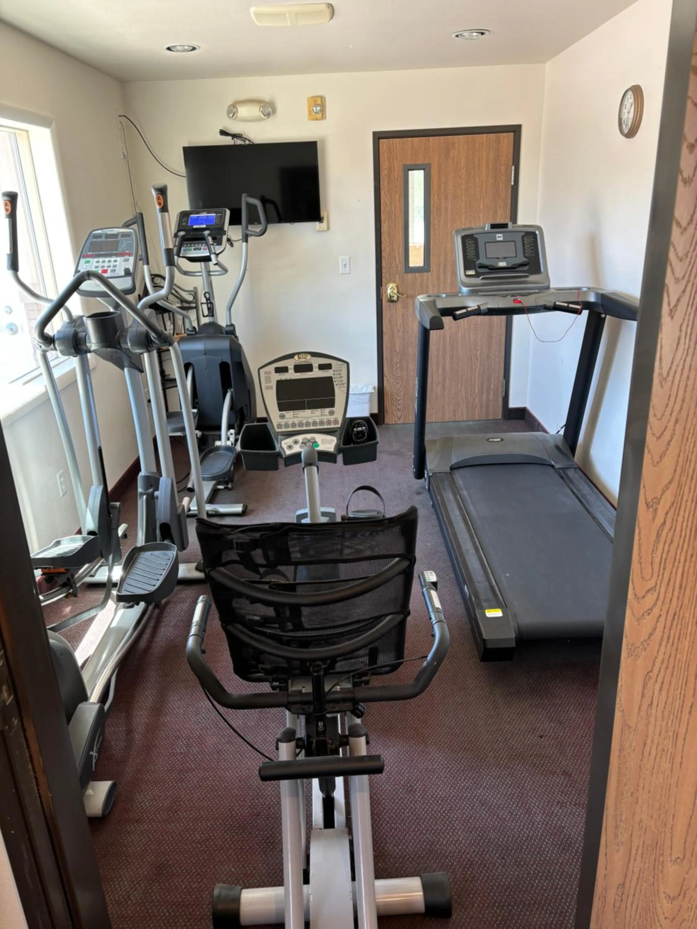 Fitness centre/facilities in Super 8 by Wyndham Rexburg
