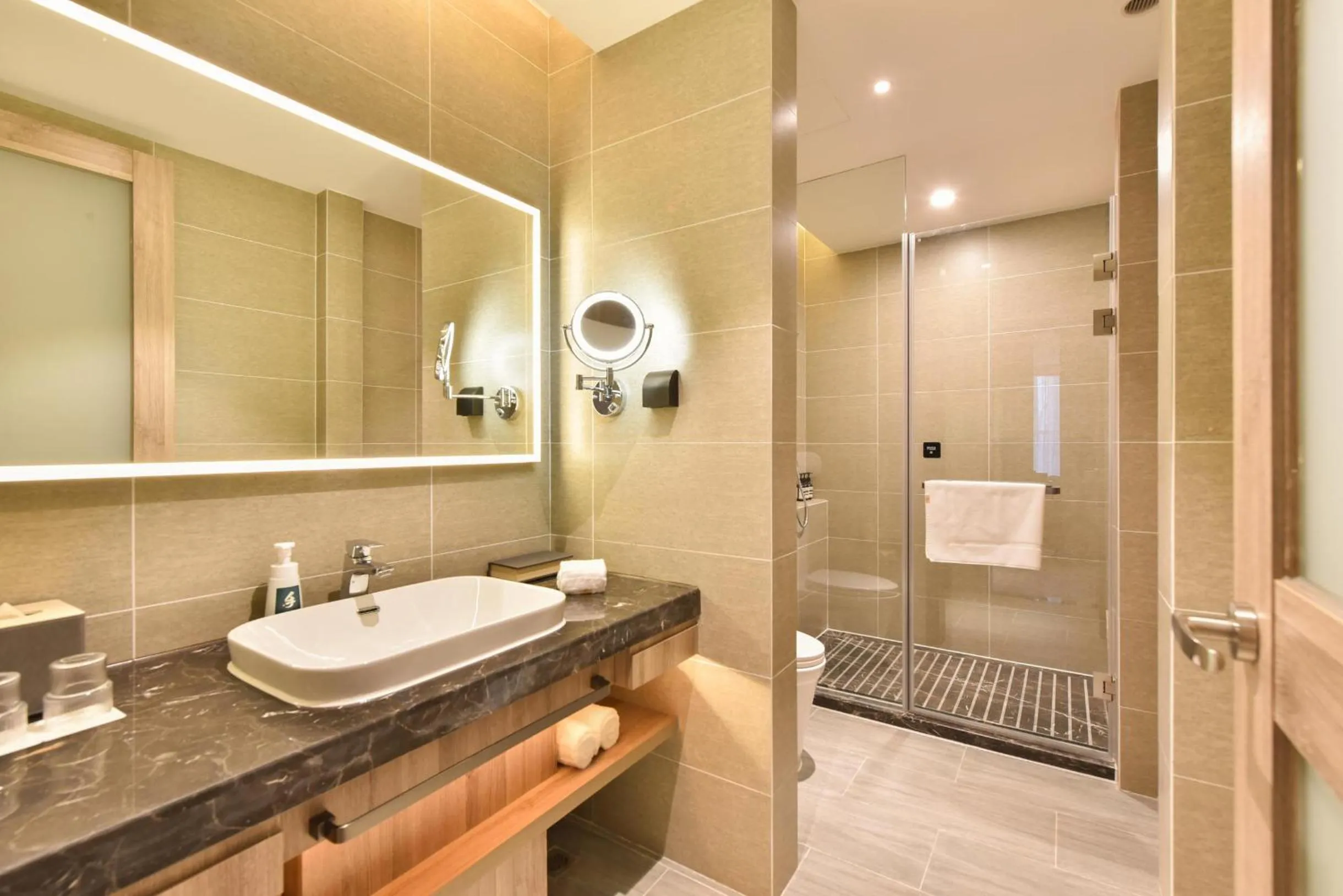 Shower in Atour Hotel Capital Airport Beijing