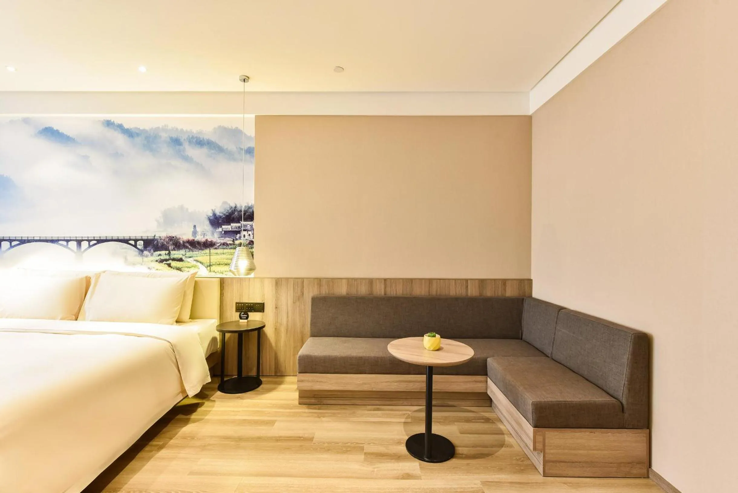 Seating area, Bed in Atour Hotel Capital Airport Beijing